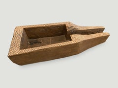 Antiker Reisbehälter aus Teakholz mit Muschel-Intarsien