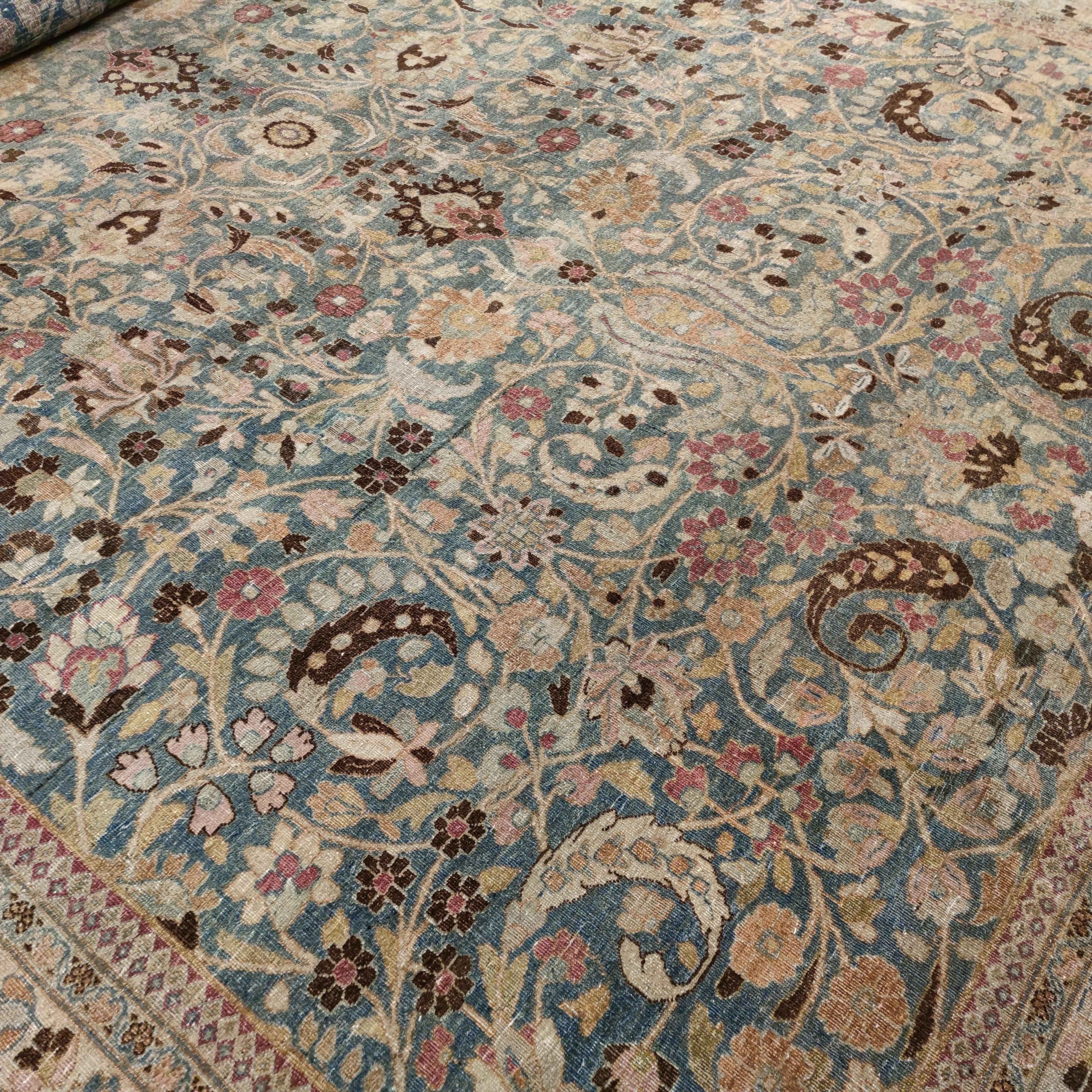 Alfombra khorassan antigua azul turquesa con dibujo integral a gran escala Anudado a mano en venta