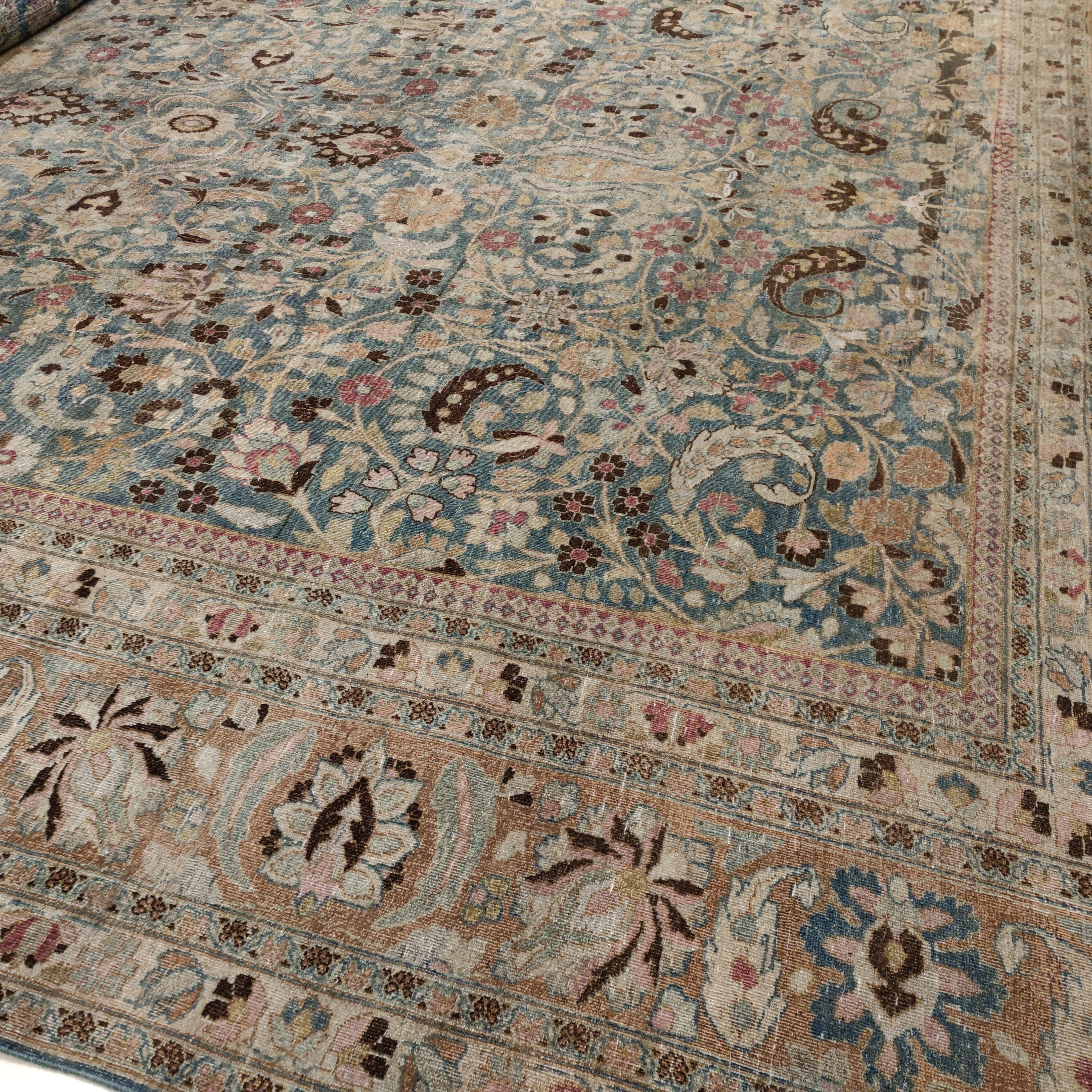 Alfombra khorassan antigua azul turquesa con dibujo integral a gran escala en Bueno estado para la venta en Milan, IT