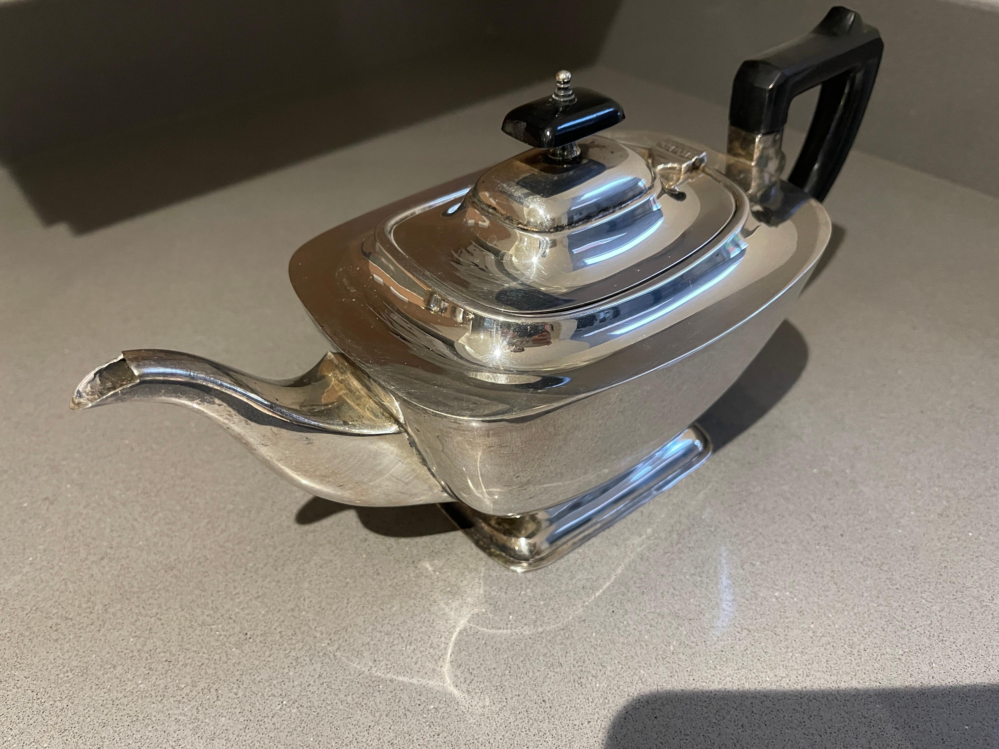 Antique Silver Teapot, Exclusive Art Deco English Mid-century Coffee Pot Pearled In Excellent Condition For Sale In Wembley, GB