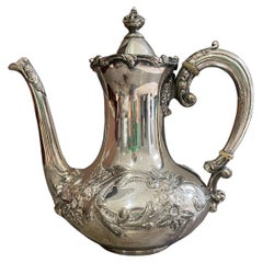 Antike Teekanne, exklusiver, geblümter englischer Silber-Couchtisch aus der Mitte des Jahrhunderts