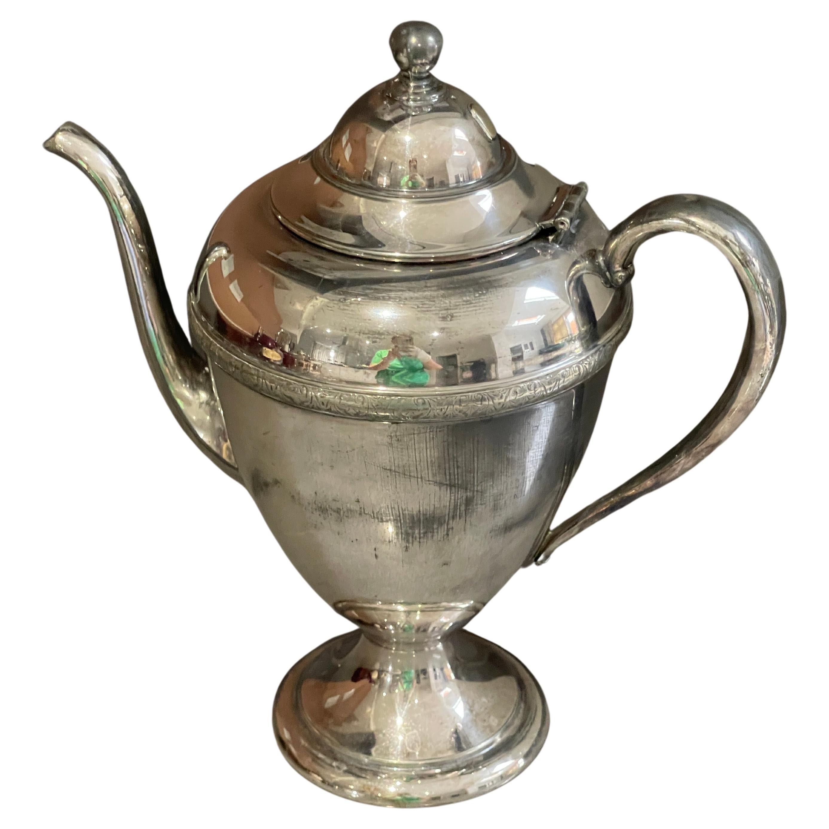 Teiera antica, esclusiva caffettiera d'argento rococò inglese di metà secolo