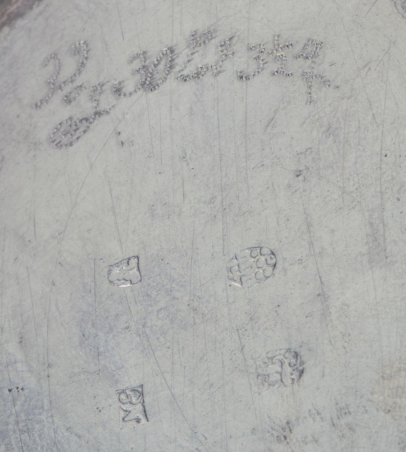 Théière ancienne en argent, datée de 1814. Forme empire classique. en vente 1
