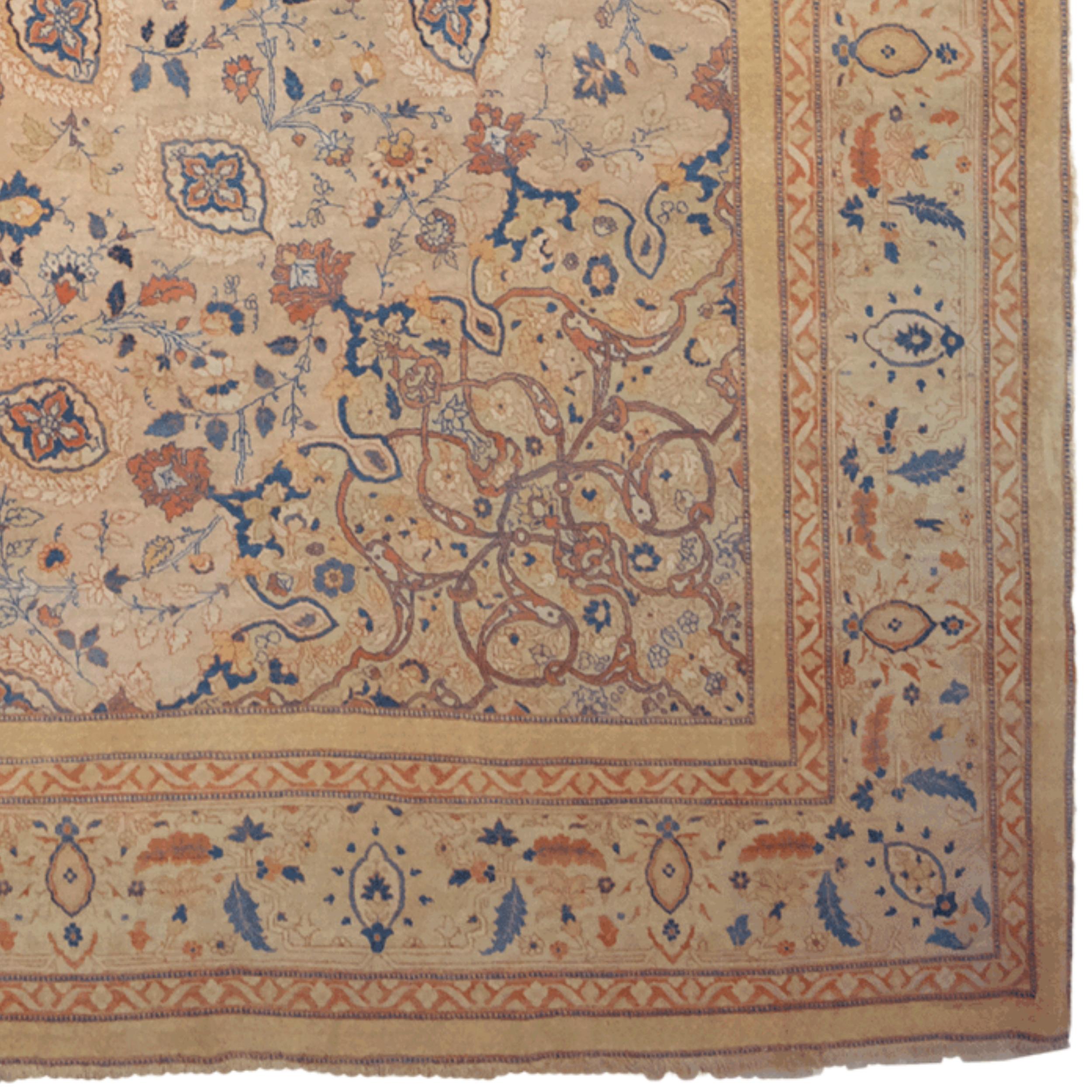 Antique Tebriz Carpet - Late of 19th Century Antique Tebriz Carpet In Good Condition For Sale In Sultanahmet, 34