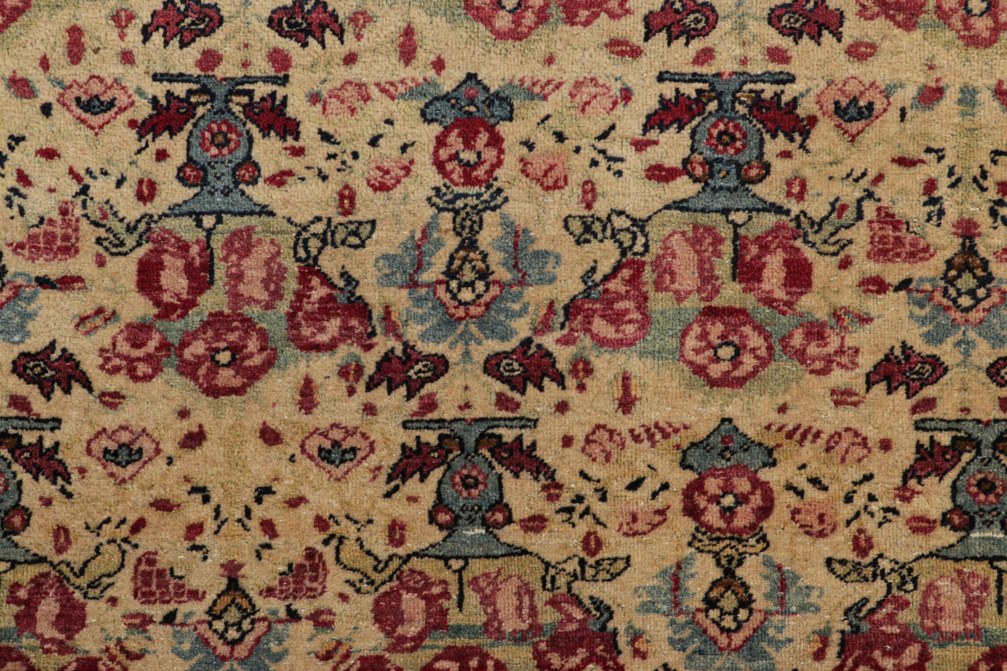 Antiker Teheran-Perserteppich in Creme mit roten Blumenmustern aus Teheran  Rug & Kilim (Persisch) im Angebot