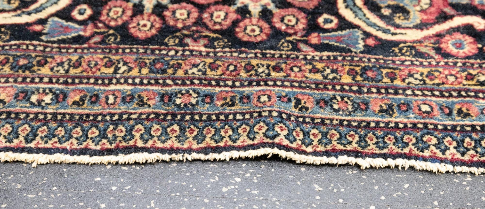 Antiker Teheran-Teppich 4'10'' x 6'11'' (Persisch) im Angebot