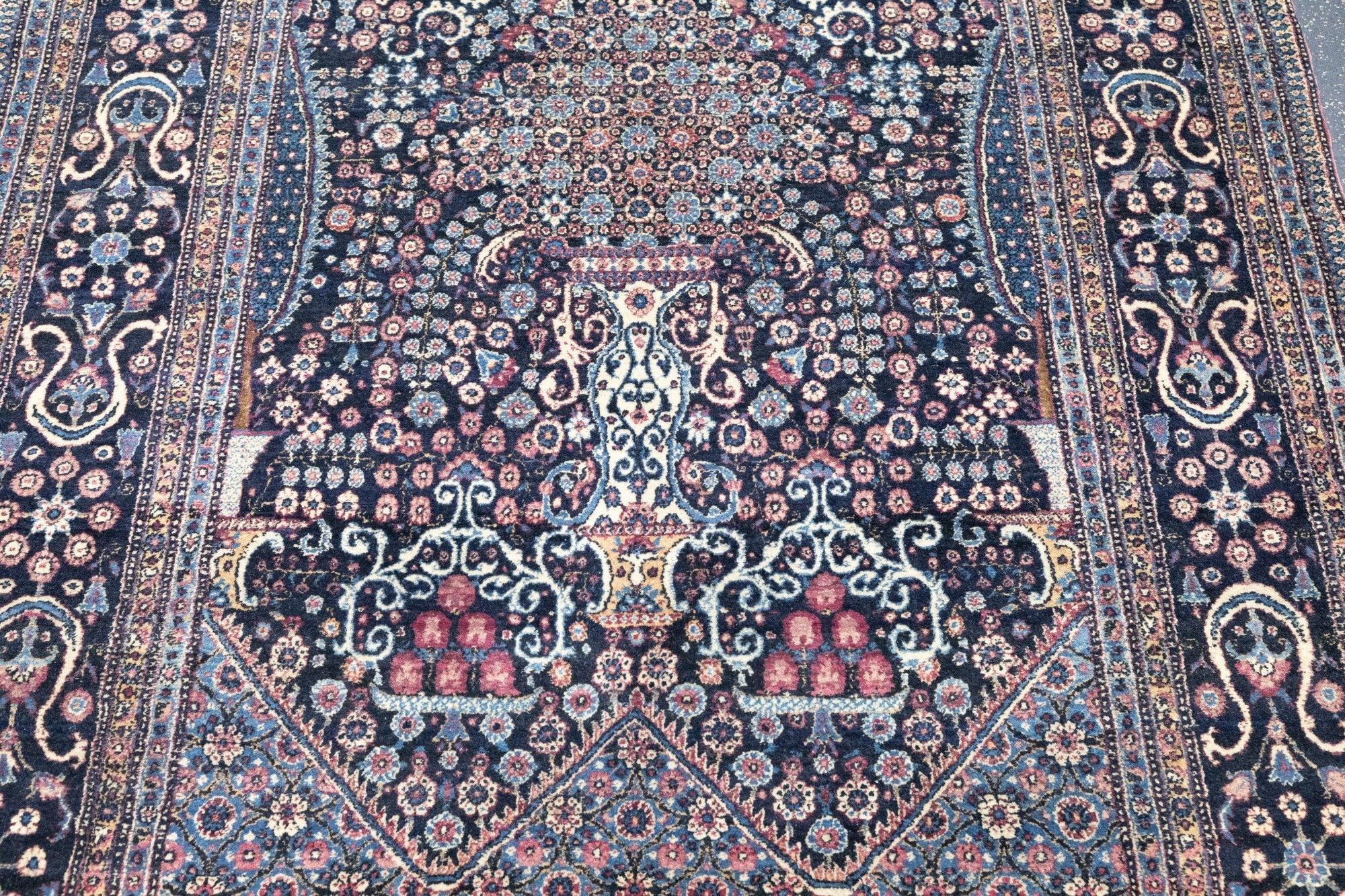 Antiker Teheran-Teppich 4'10'' x 6'11'' (20. Jahrhundert) im Angebot