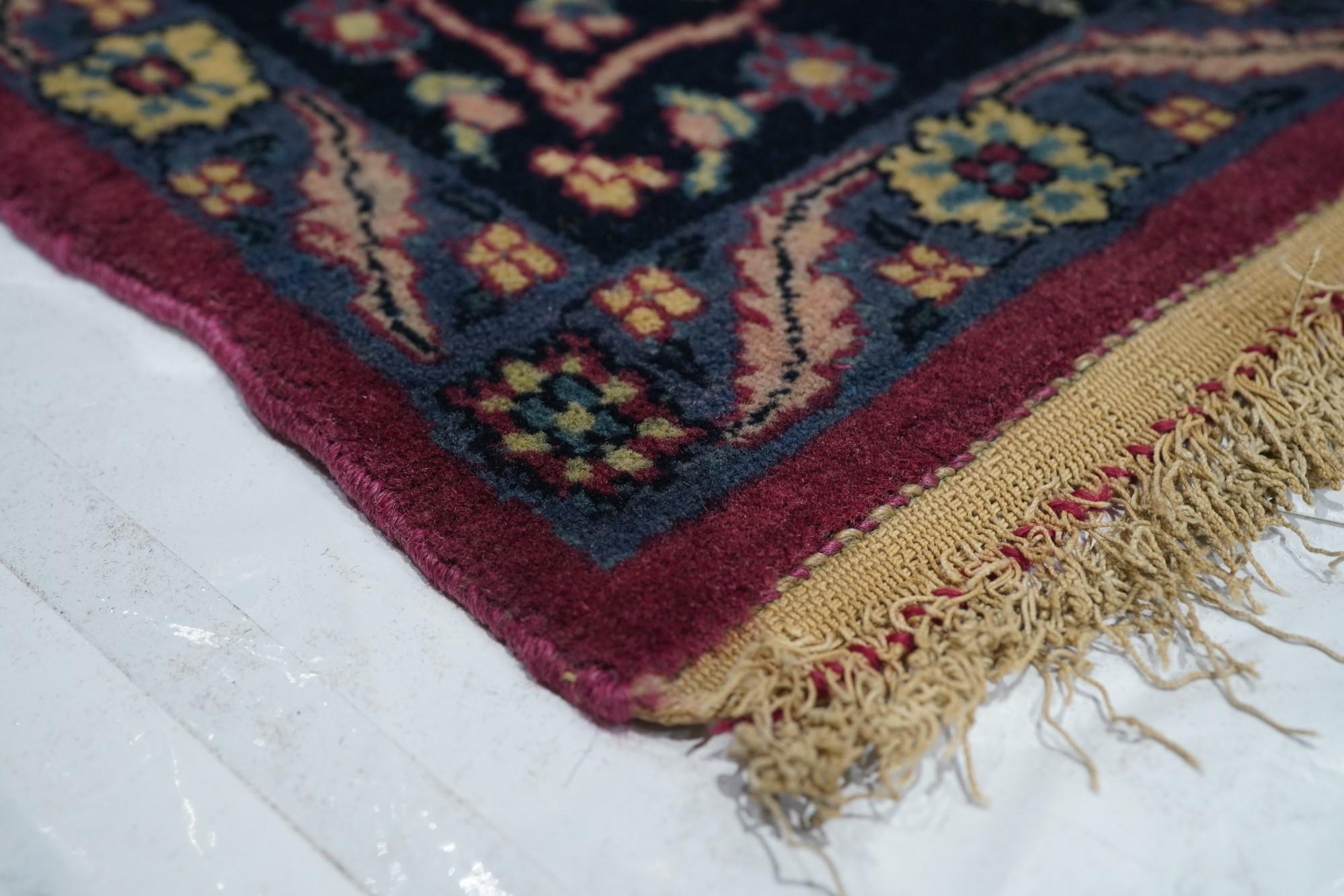 Antique Tehran Rug In Good Condition For Sale In New York, NY