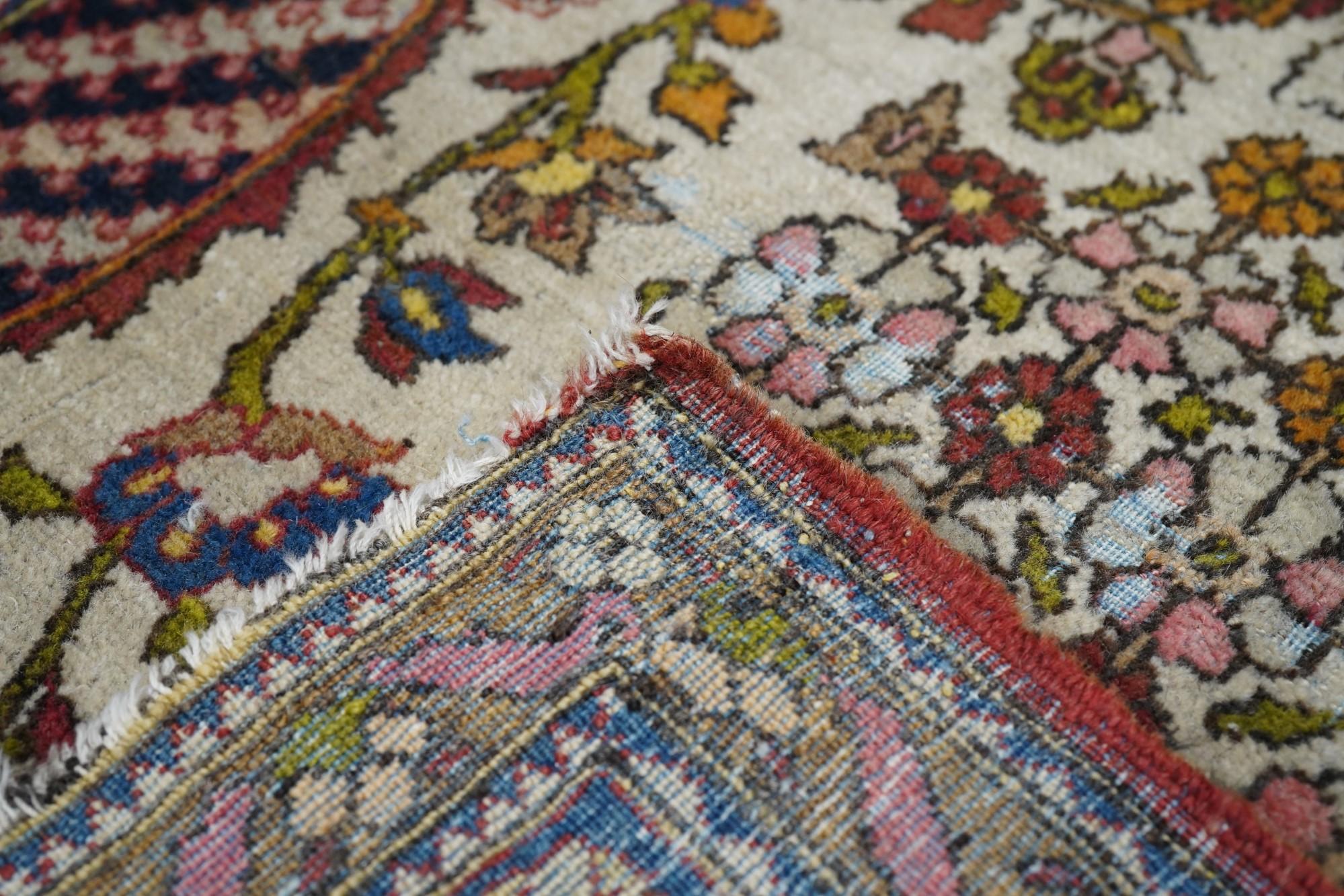 Antiker Teheran-Teppich 4'5'' x 6'8'' im Angebot 4