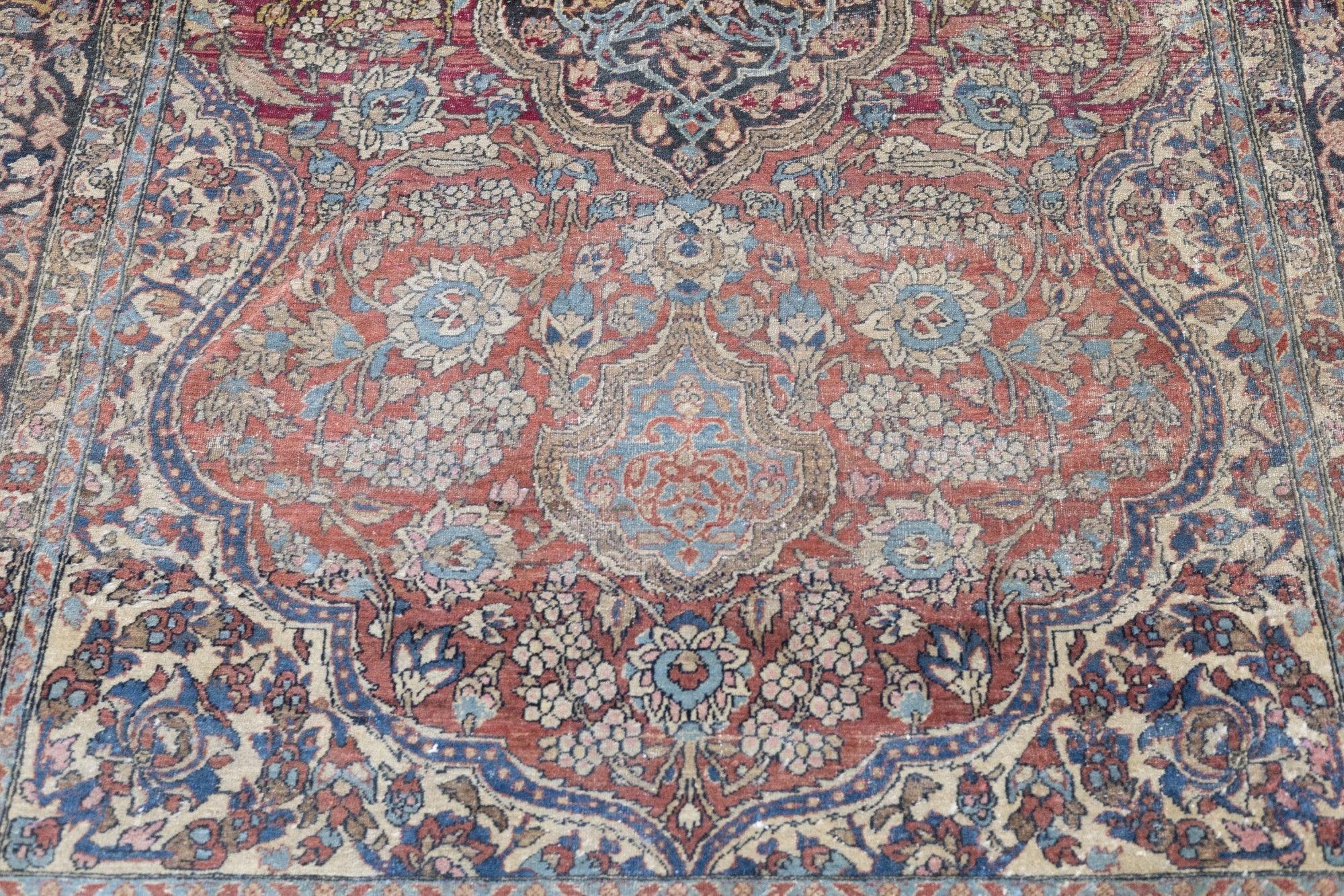 Tappeto Tehran antico 4'6'' x 6'10'' In condizioni buone in vendita a New York, NY