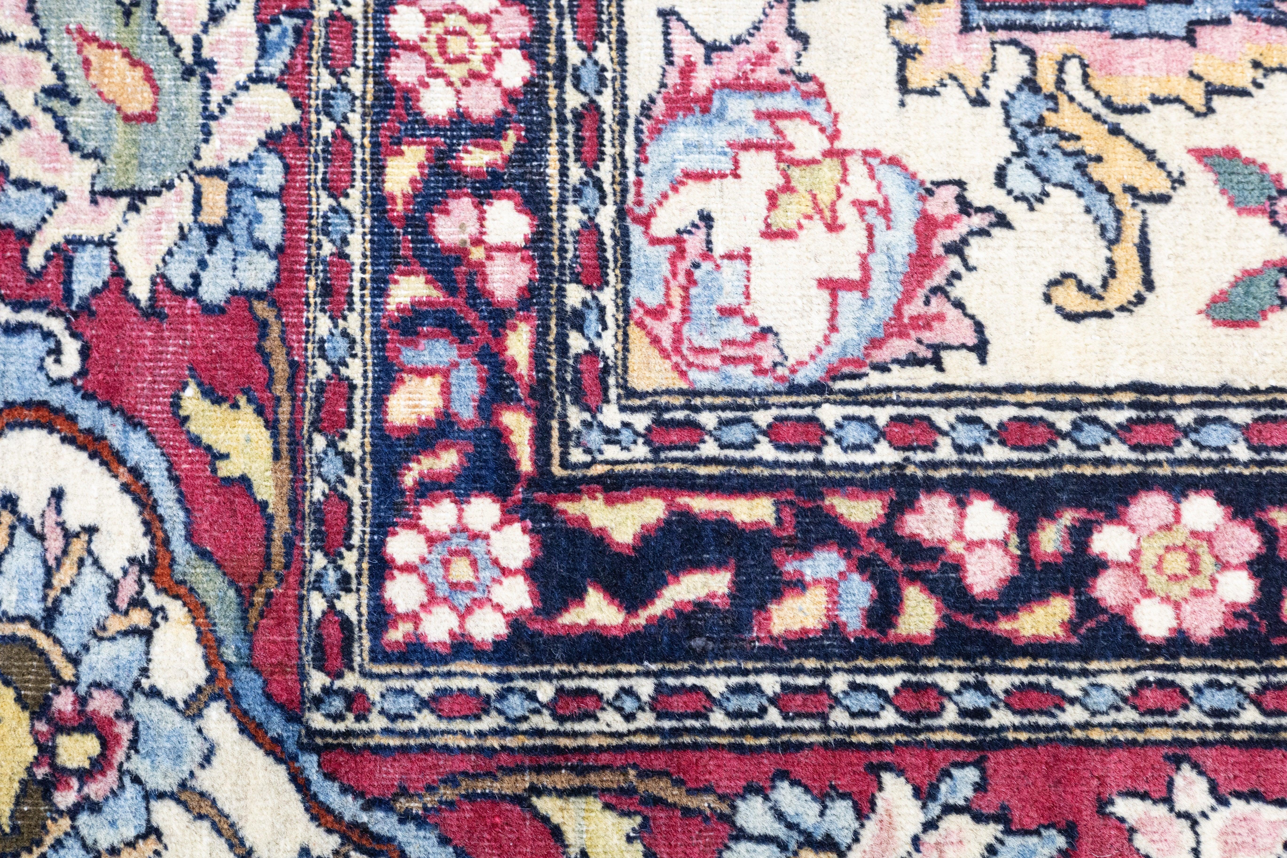 Antiker Teheran-Teppich 4'7'' x 7'3'' im Angebot 1