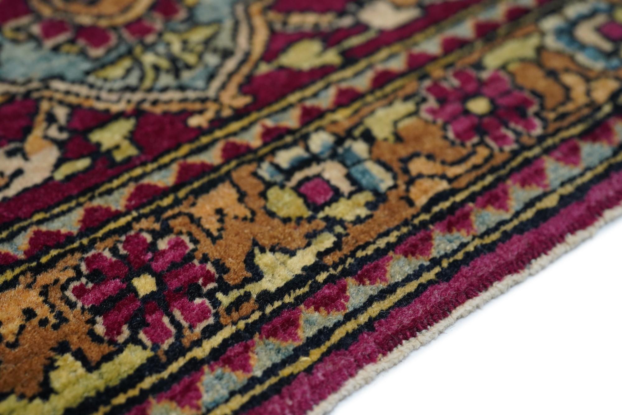 Early 20th Century Antique Tehran Rug 4'8'' x 7'4'' For Sale