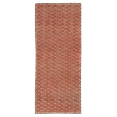 Tapis Tekke ancien à motif Gul dans de riches tons corail et ivoire 8'0 x 18'10
