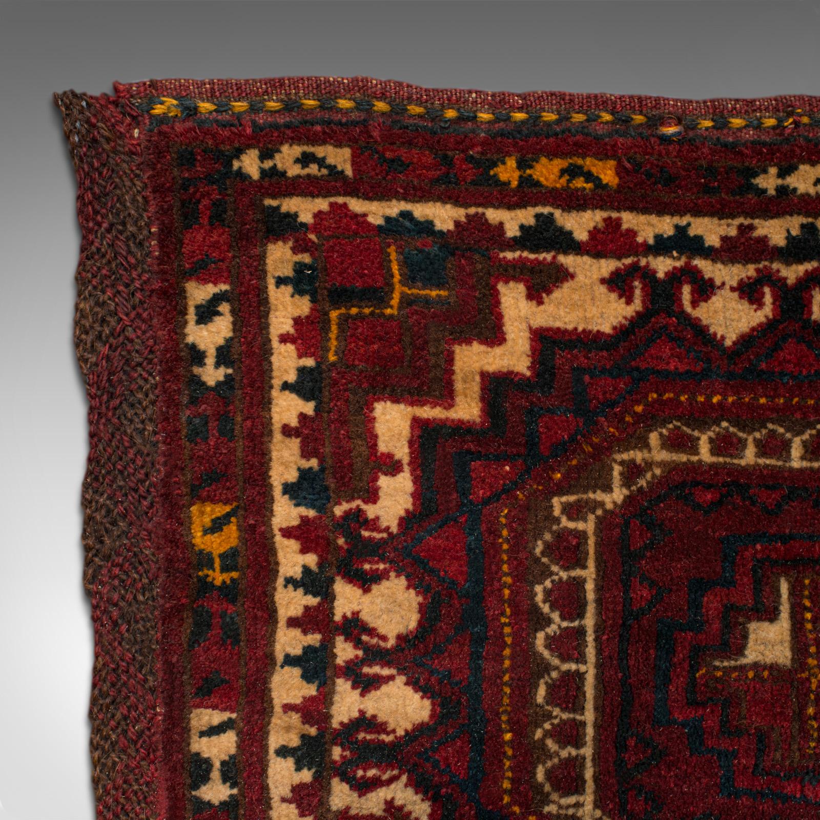 Textile Ancien sac de tente Tekke Torba caucasien tissé, décoratif mural, 1900 en vente