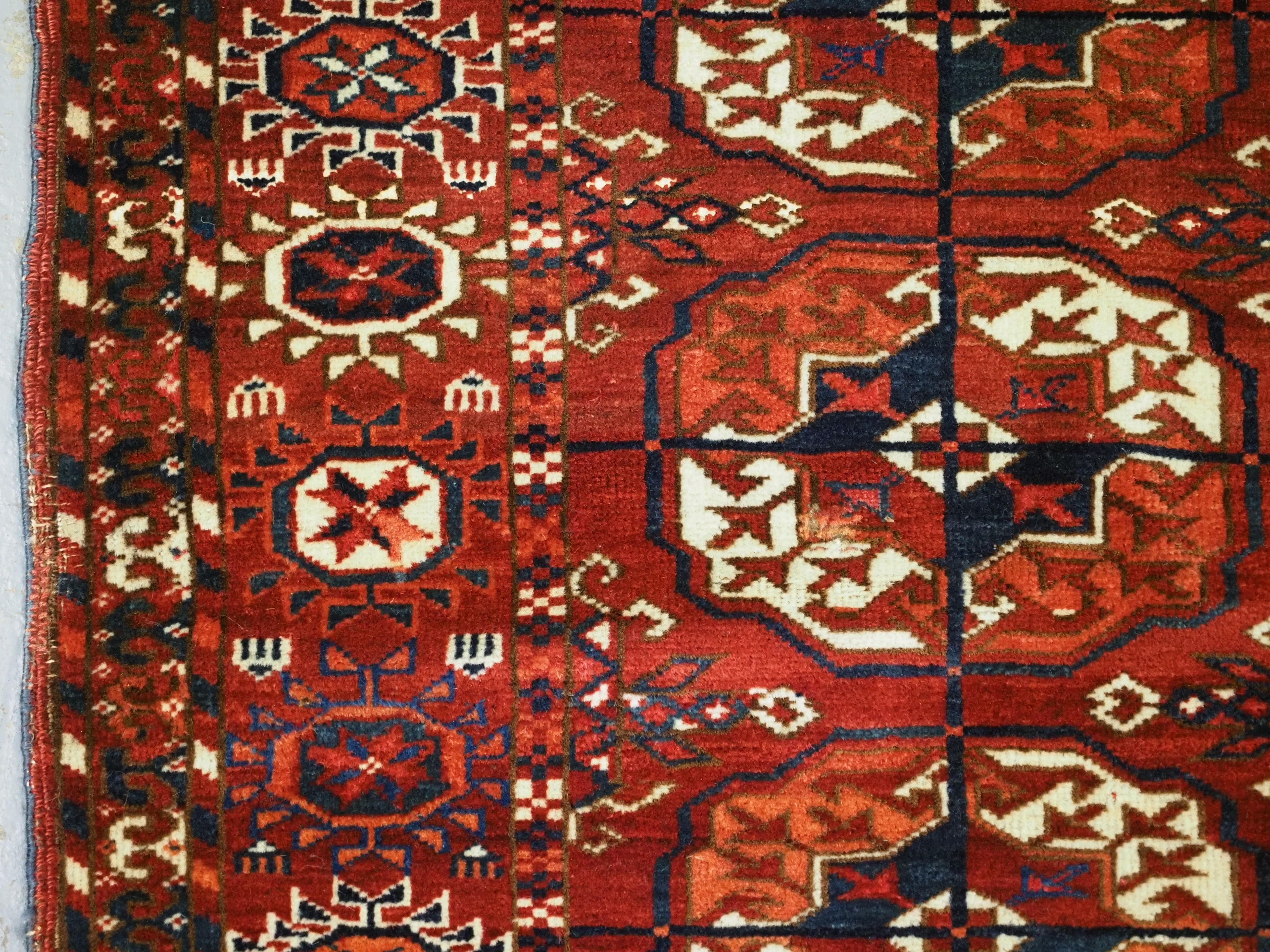 Antiker Tekke Turkmen 'Dip Khali' Teppich aus Turkmen (Wolle) im Angebot