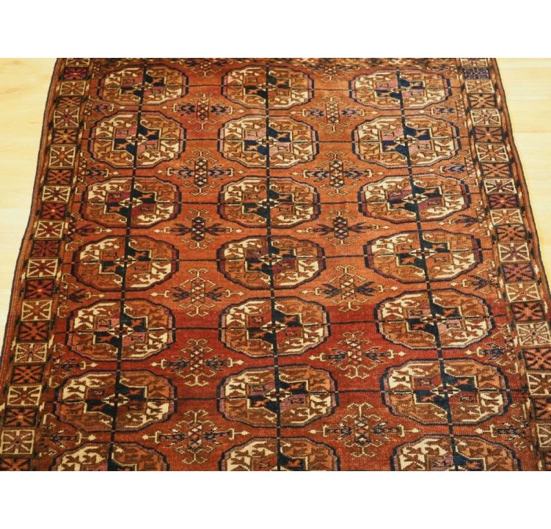 Antiker Tekke Turkmenischer „Dip Khali“-Teppich mit großen Guls, um 1890 (19. Jahrhundert) im Angebot