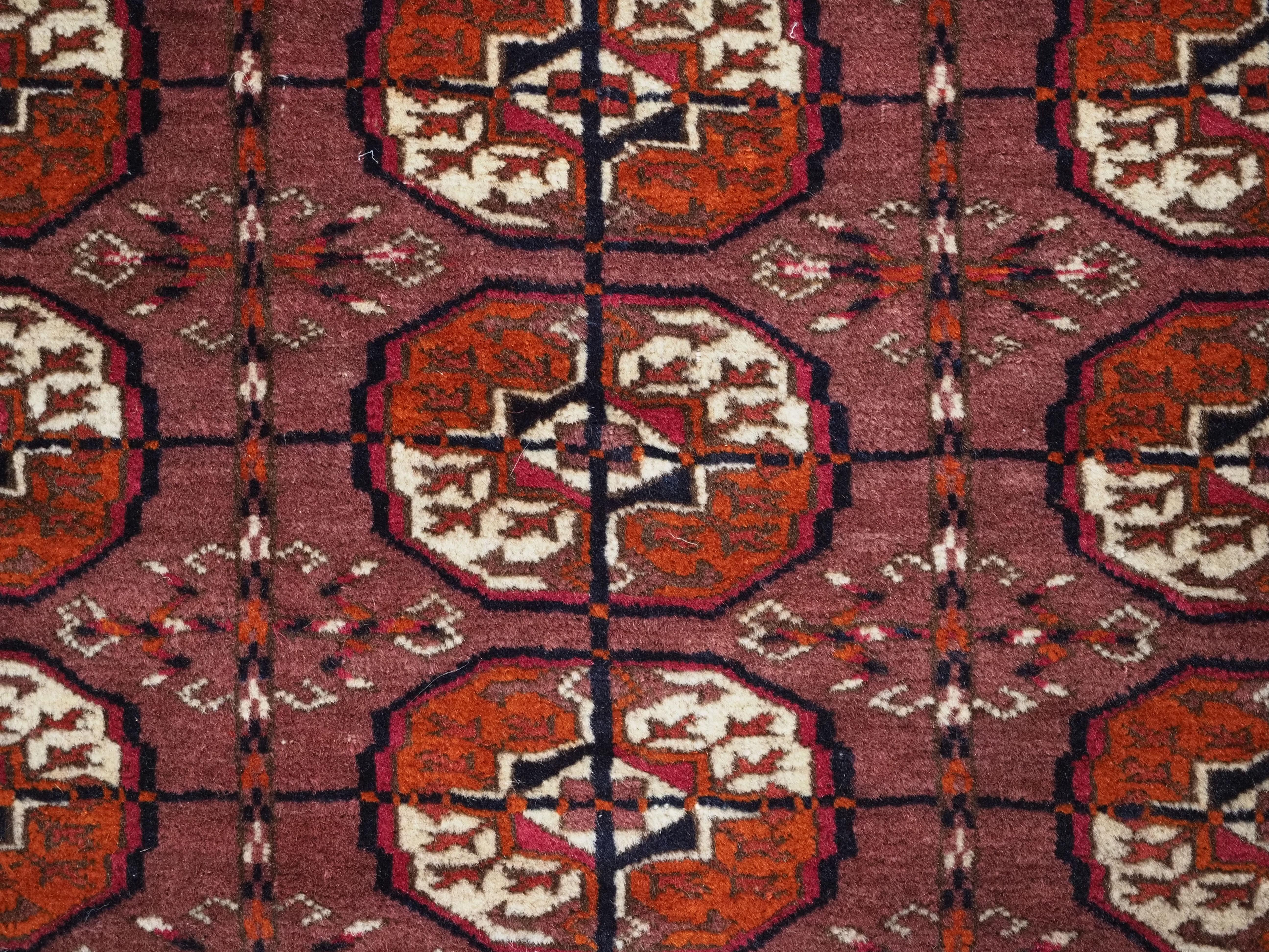 Antique Tekke Turkmen ‘dip khali’ rug with scarce aubergine ground colour, 1900. For Sale 4