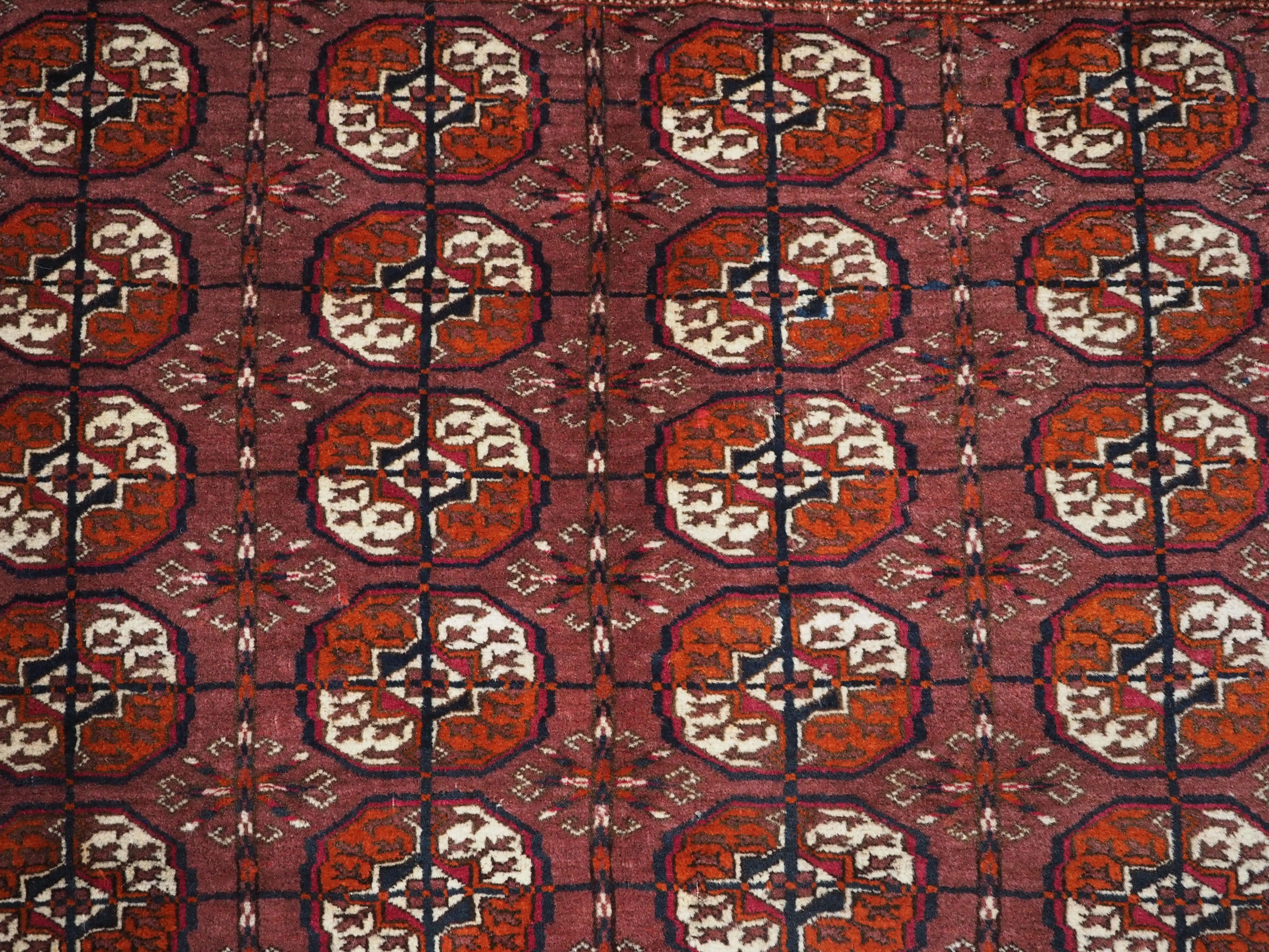 Antique Tekke Turkmen ‘dip khali’ rug with scarce aubergine ground colour, 1900. For Sale 2