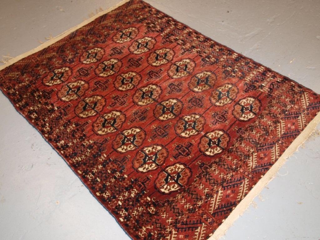 Turkmène Antique tapis de dot turkmène Tekke de petite taille, laine très douce, 19e siècle en vente