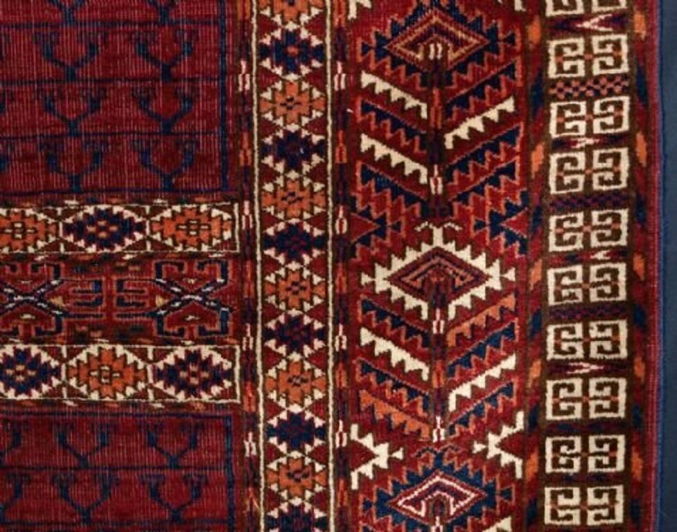 Antique Tekke Turkmen Ensi, Deep Red Colour, Circa 1900 In Good Condition In Moreton-In-Marsh, GB