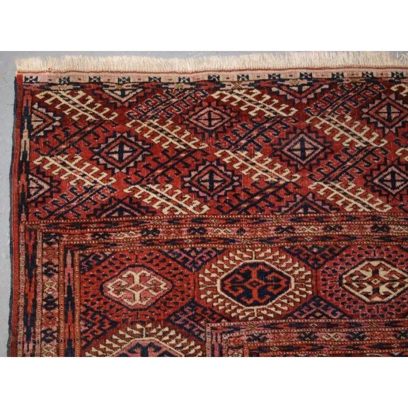 Antique Tekke Turkmen Main Carpet of Large Size In Good Condition In Moreton-In-Marsh, GB