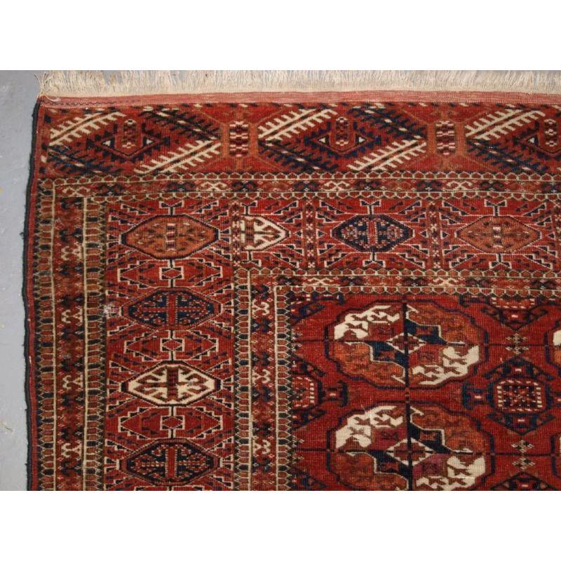 Antique Tekke Turkmen Main Carpet of Square Shape, Late 19th Century In Good Condition For Sale In Moreton-In-Marsh, GB