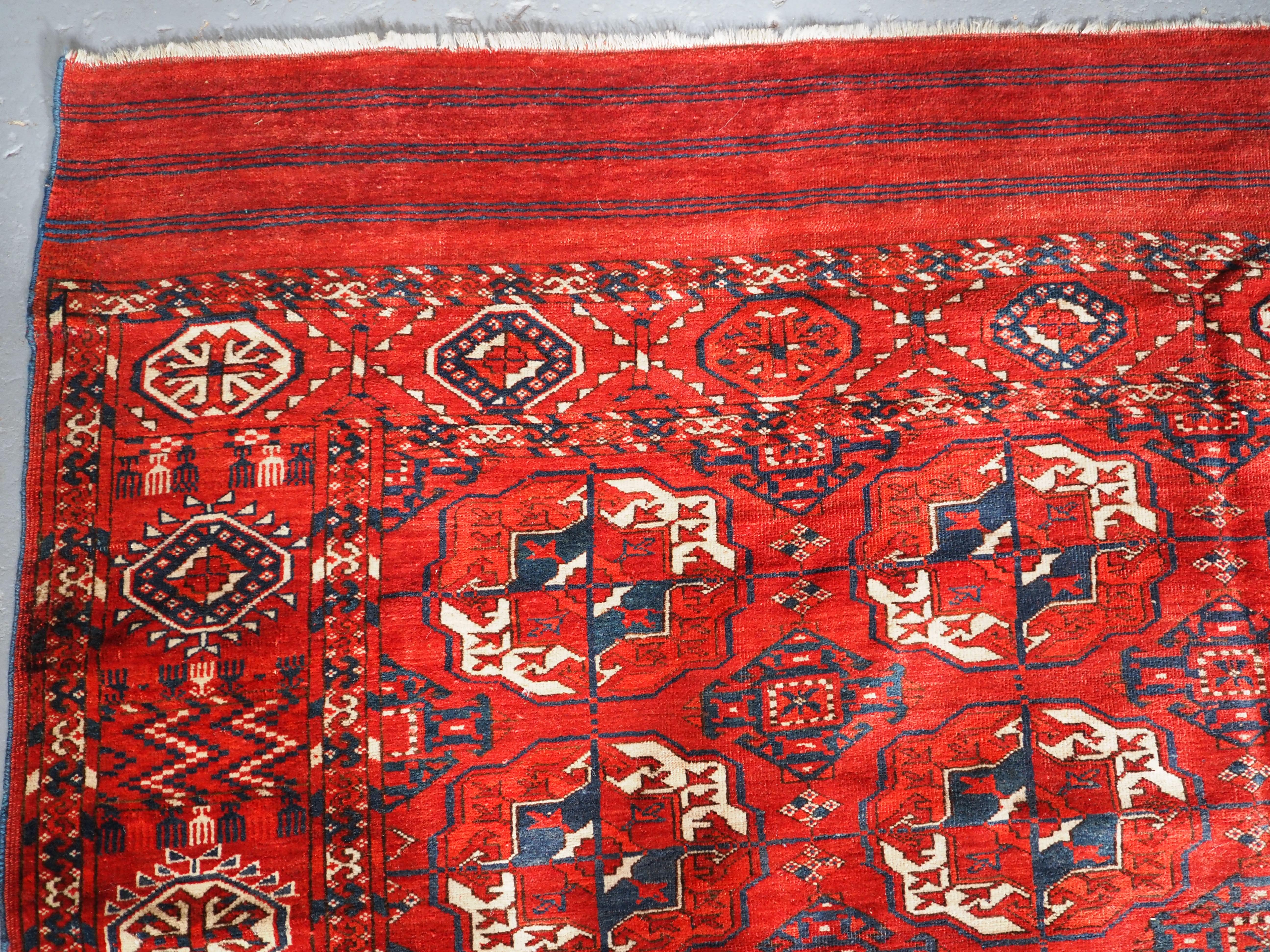 Antiker Tekke Turkmen Hauptteppich mit 4 Rows of 10 Guls (Turkmenisch) im Angebot