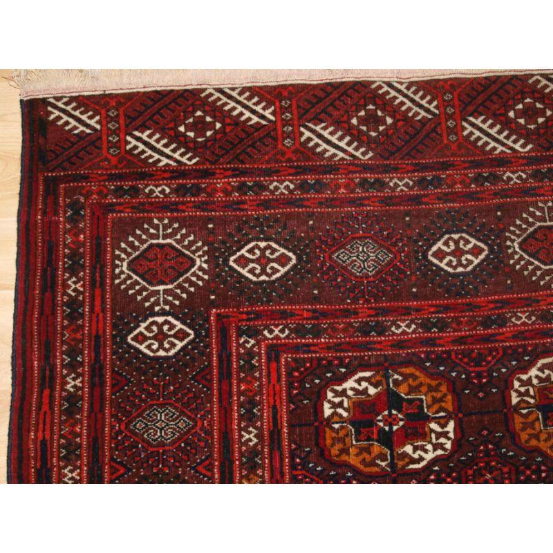 Antique Tekke Turkmen Rug of Traditional Design and Excellent Colour In Excellent Condition For Sale In Moreton-In-Marsh, GB