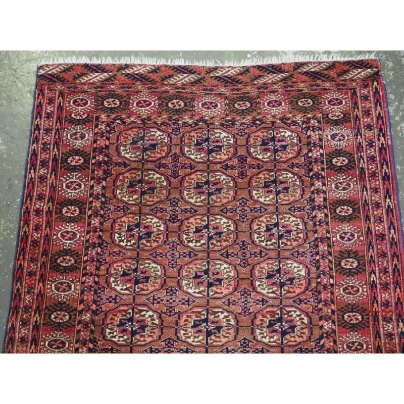 Turkmène Tapis turkmène Tekke ancien, couleur douce avec rehauts chinois, vers 1900 en vente