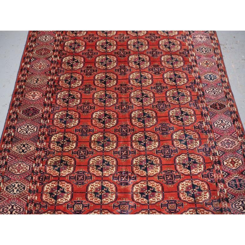 Tapis turkmène Tekke ancien, superbe couleur, rehauts chinois, vers 1900 Excellent état - En vente à Moreton-In-Marsh, GB