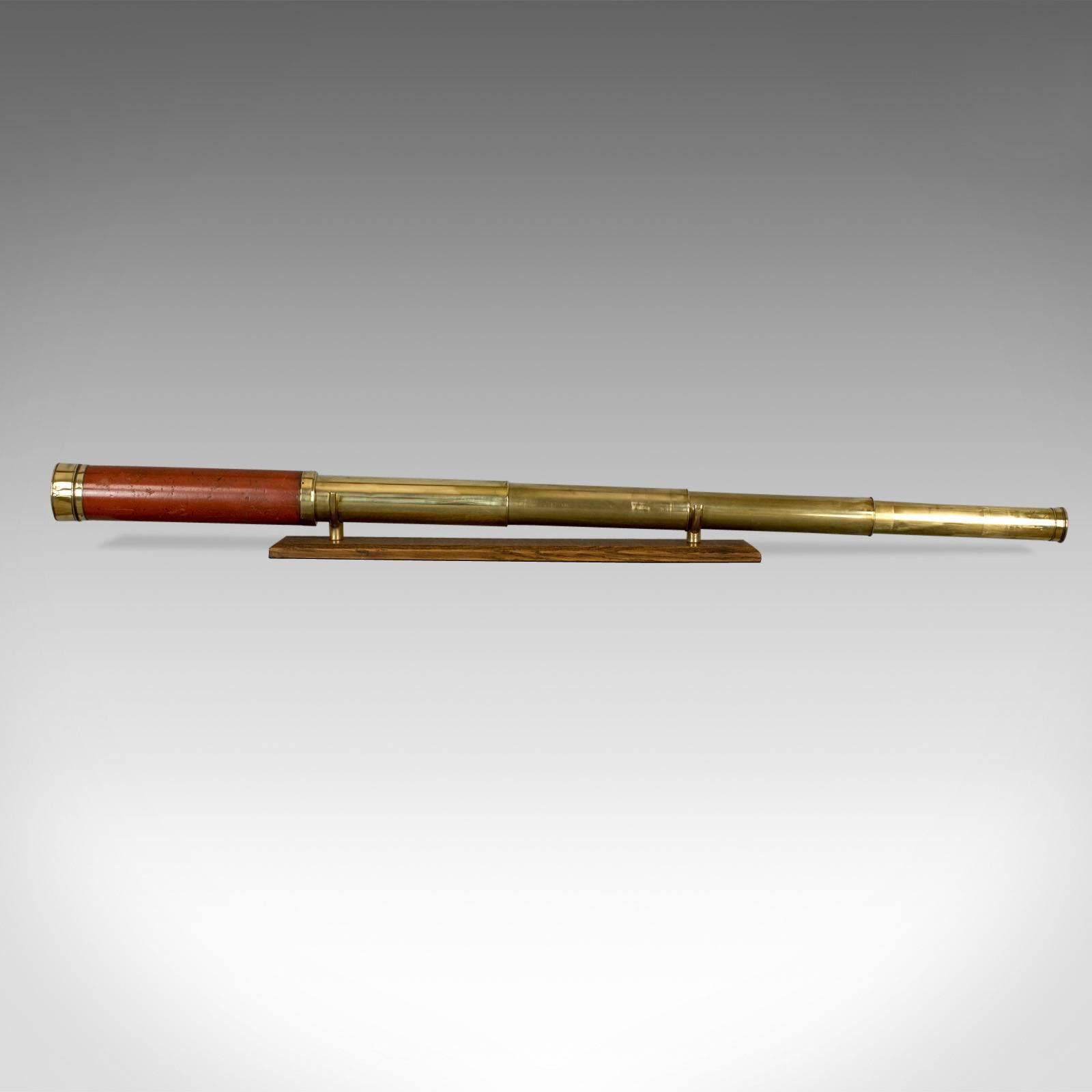 This is an antique telescope by Dollond dating to the early 19th century, a four-draw Scope suitable for terrestrial or astronomical use, circa 1800.

Perfect for bird watching, landscape appreciation, wildlife, or maritime observation. Equally