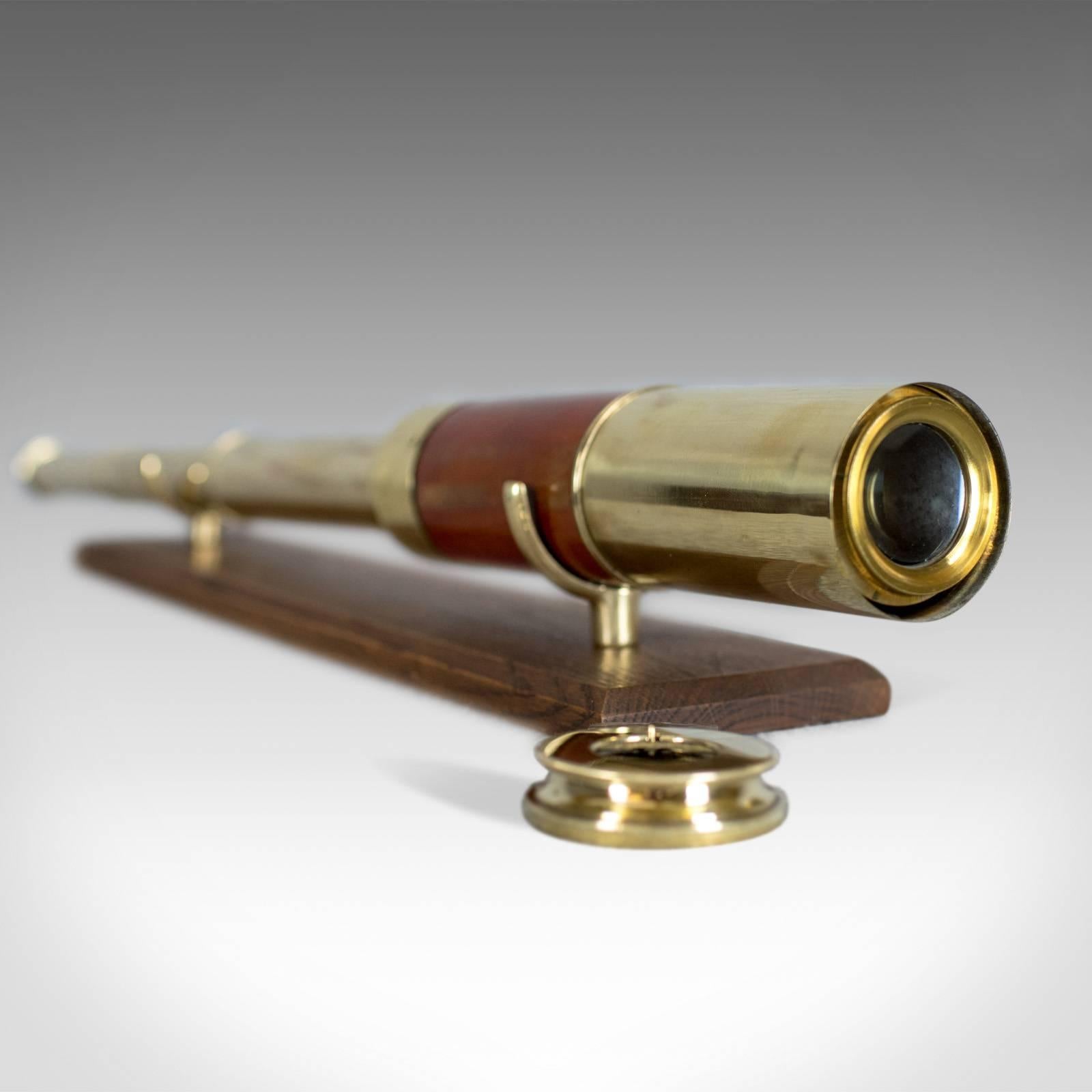 This is an antique telescope, a three-draw refractor for terrestrial or astronomical use. An English, late Georgian piece dating to circa 1780.

Perfect for bird watching, landscape appreciation, wildlife, or maritime observation. Equally suitable