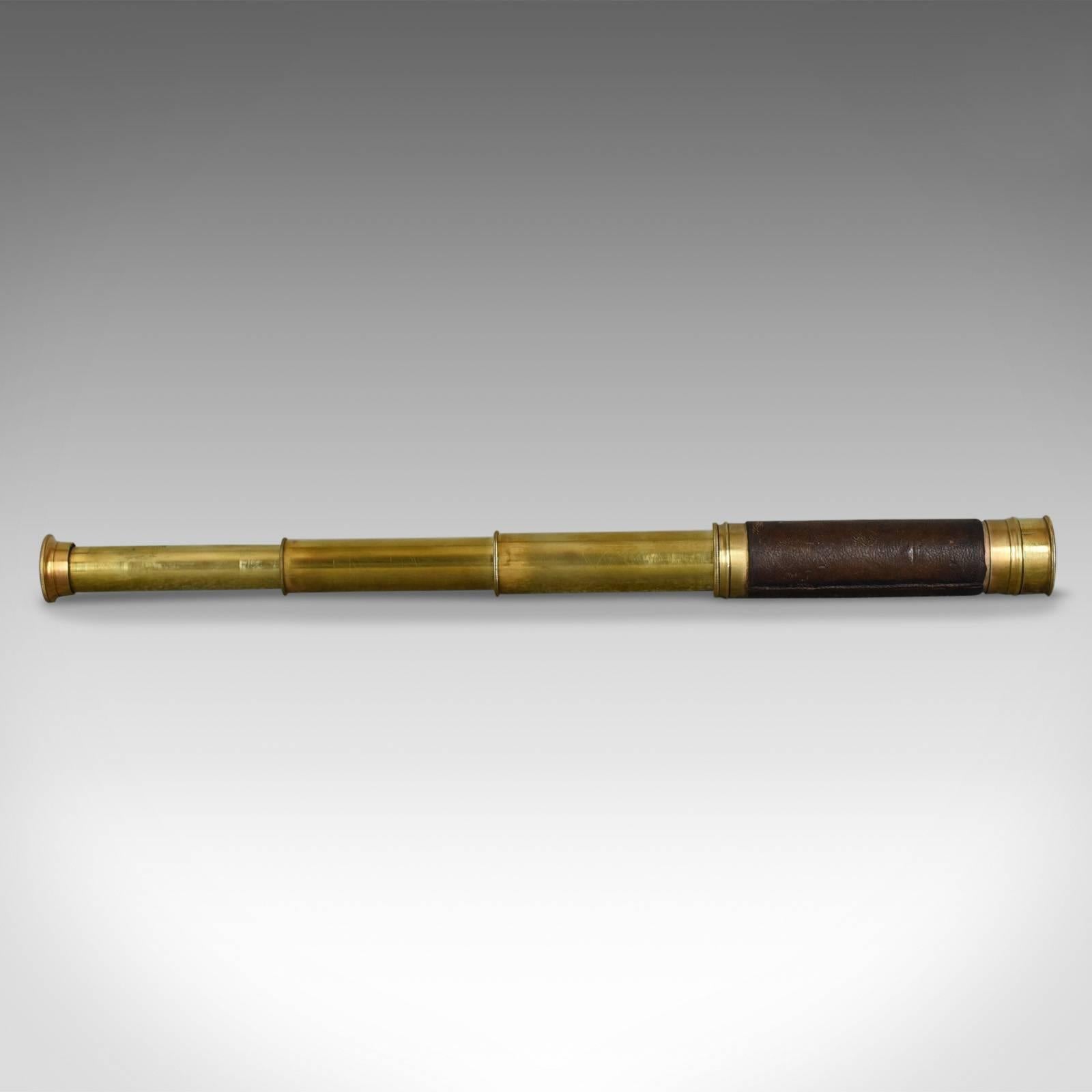 This is an antique telescope, a three-draw pocket telescope in leather case, a refractor for terrestrial or astronomical use dating to circa 1880.

Perfect for bird watching, landscape appreciation, wildlife, or maritime observation. Equally