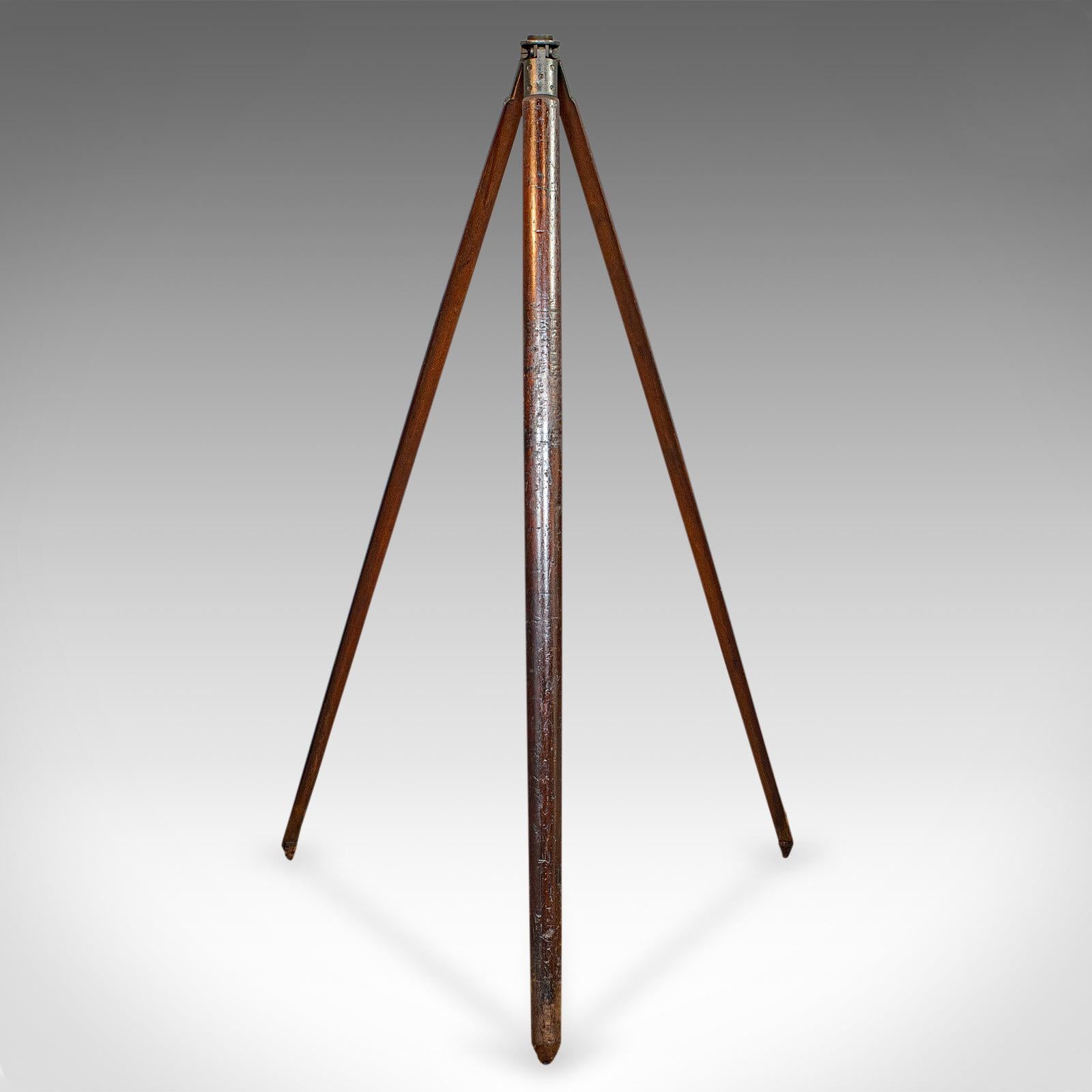 This is an antique telescope tripod. An English, mahogany and bronze stand, dating to the Edwardian period, circa 1910.

Displays a desirable aged patina
Mahogany in good original order
Bronze hardware with attractive dark finish
Arrow head