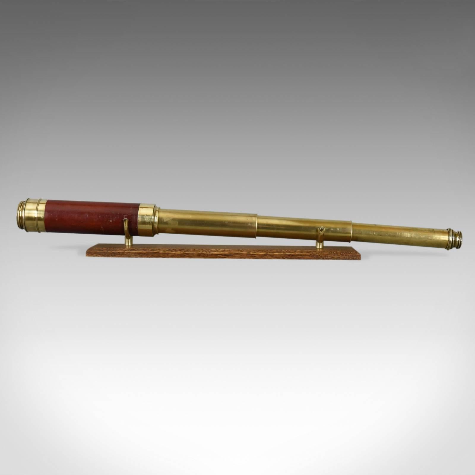 This is an antique telescope, a three draw refractor for terrestrial or astronomical use. An English, late Georgian piece dating to circa 1800.

Perfect for bird watching, landscape appreciation, wildlife, or maritime observation. Equally suitable