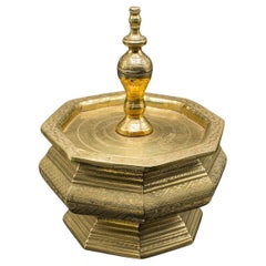 Antico piatto di noci di betel a forma di tempio, indonesiano, supporto per sirena in ottone inciso, vittoriano
