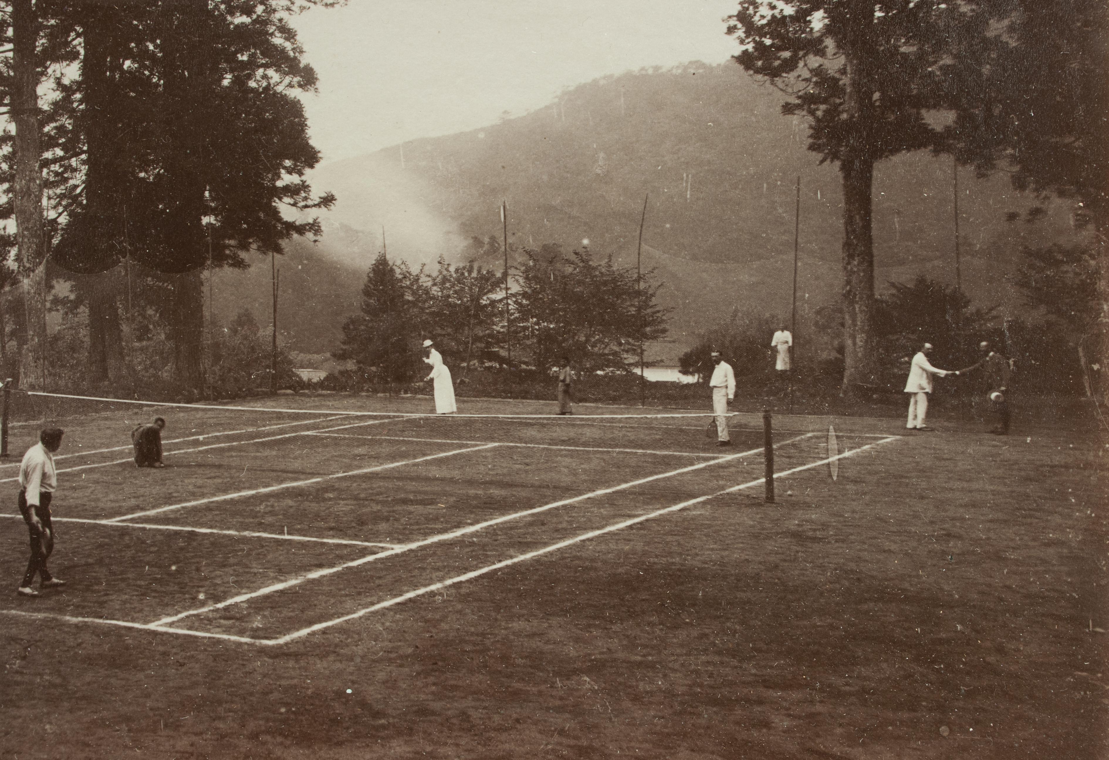 Antique Tennis Photographs, Colonial in Rosewood Frame In Good Condition In Oxfordshire, GB