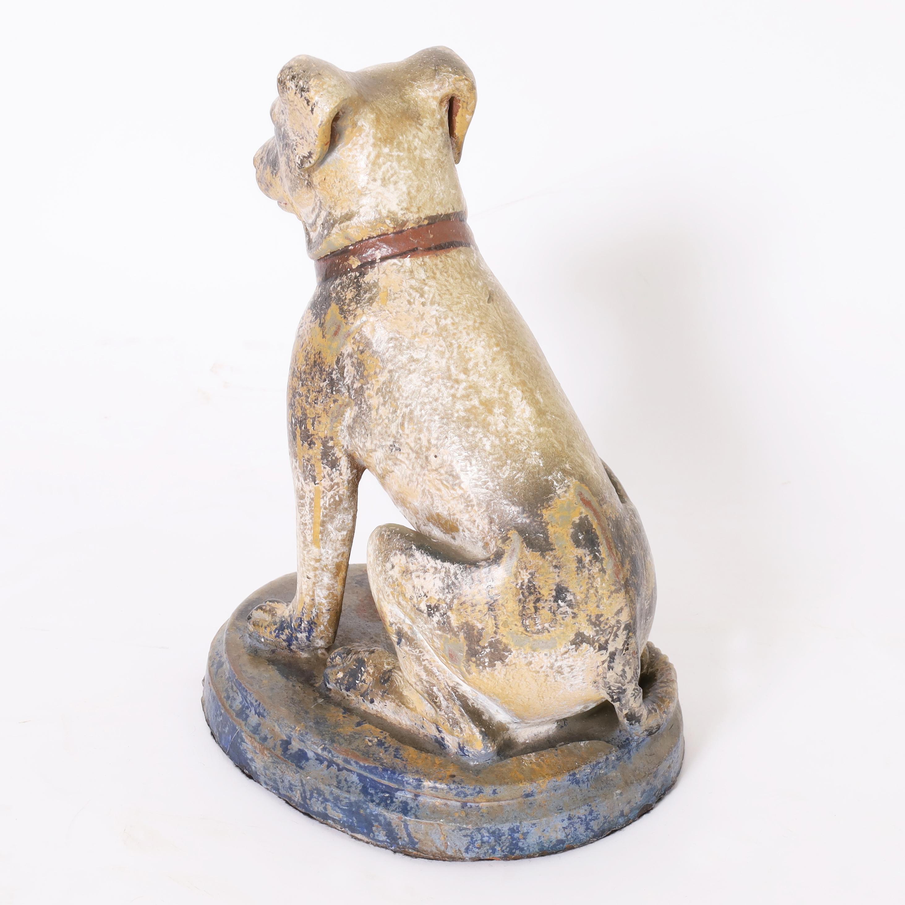 Escultura o estatuilla antigua de terracota de perro Victoriano