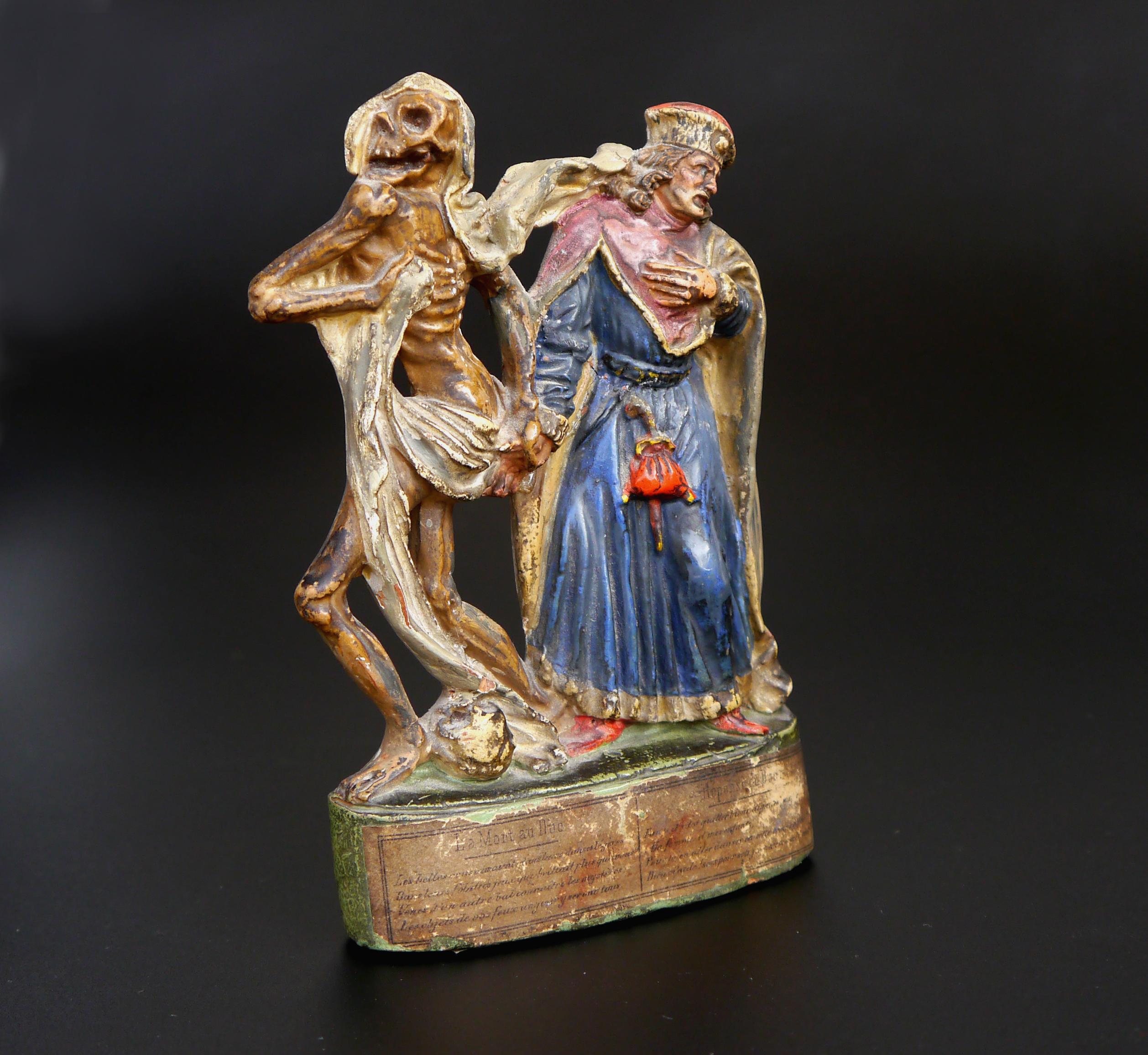 Metà XIX secolo Antica figura in terracotta Morte e Herzog  Basler Totentanz Macabre Zizenhausen in vendita
