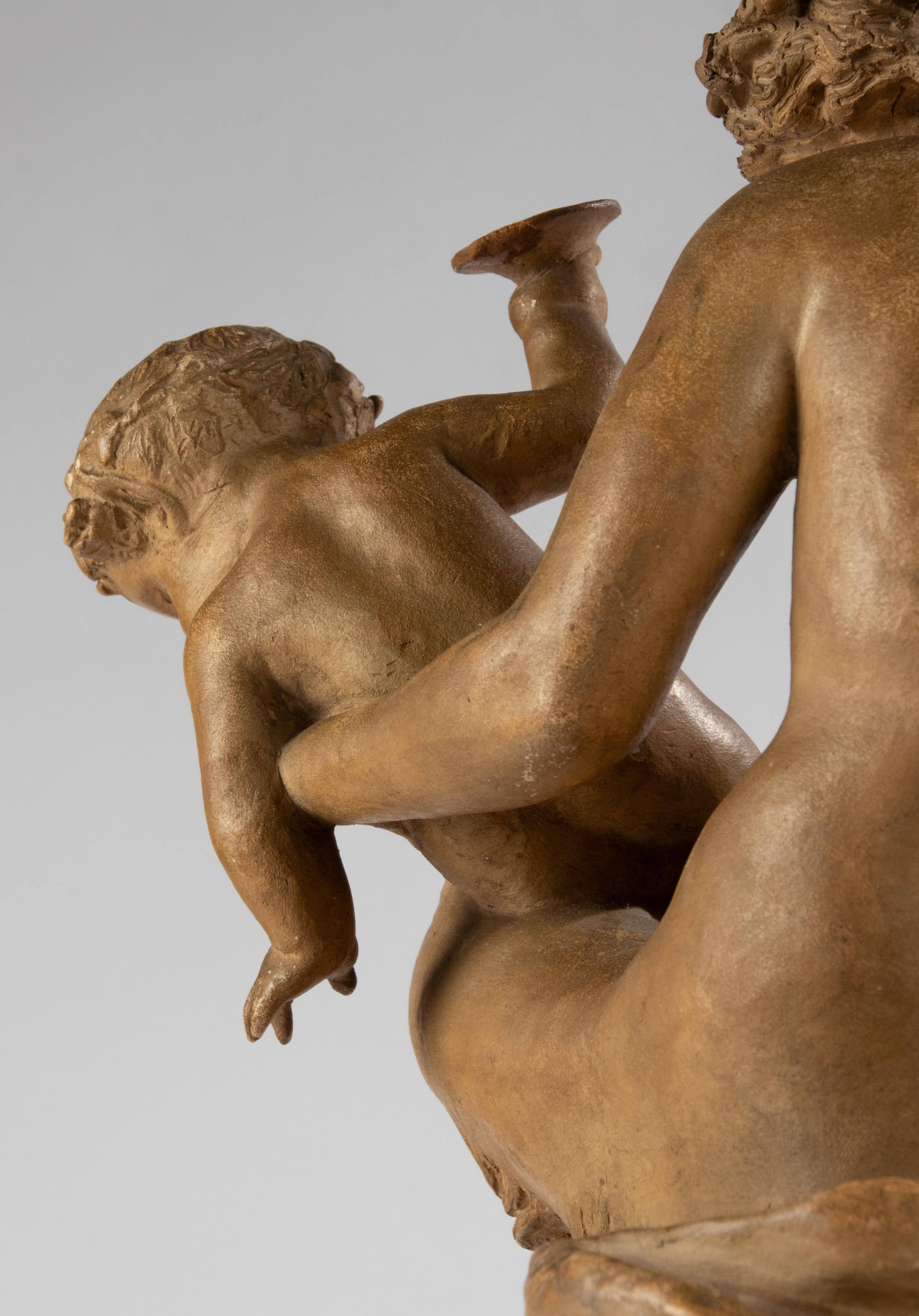 Antike Bacchanale-Skulptur aus Terrakotta mit Faun und Putten – nach Clodion im Angebot 9