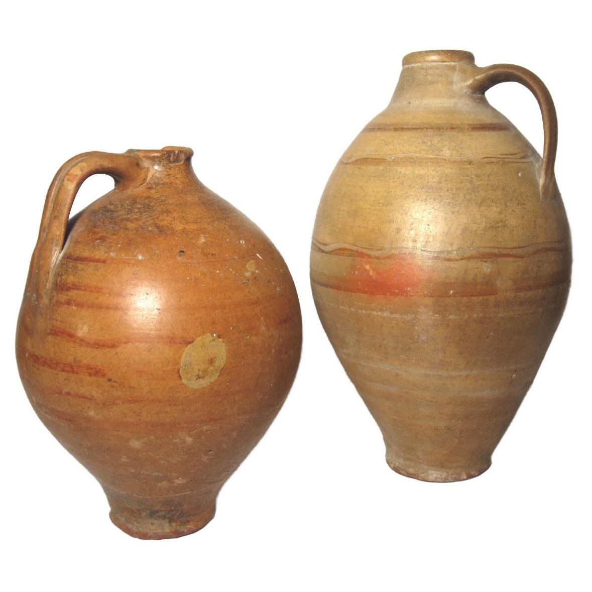 Jars à huile antiques en terre cuite à anses