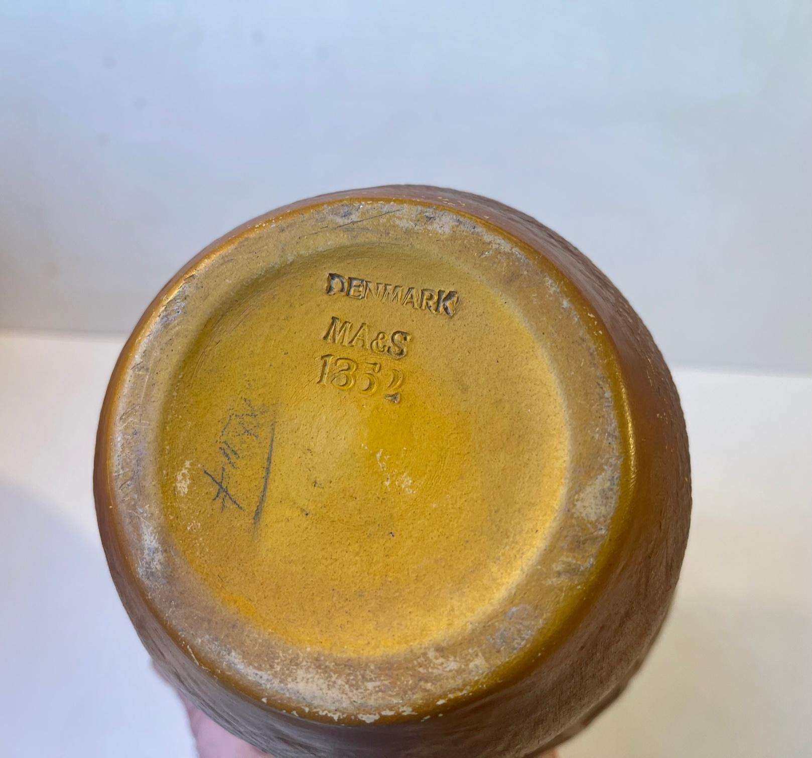 Antico vaso di zucca in terracotta decorato con tentacoli di calamaro In condizioni buone in vendita a Esbjerg, DK