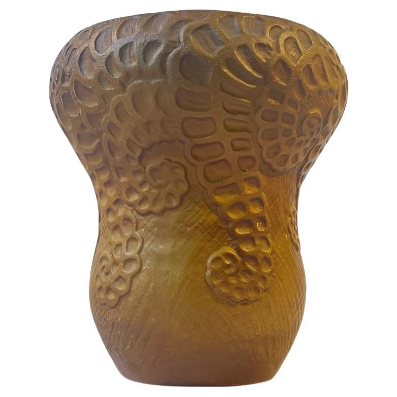 Vase gourde ancien en terre cuite décoré de diadèmes de squid