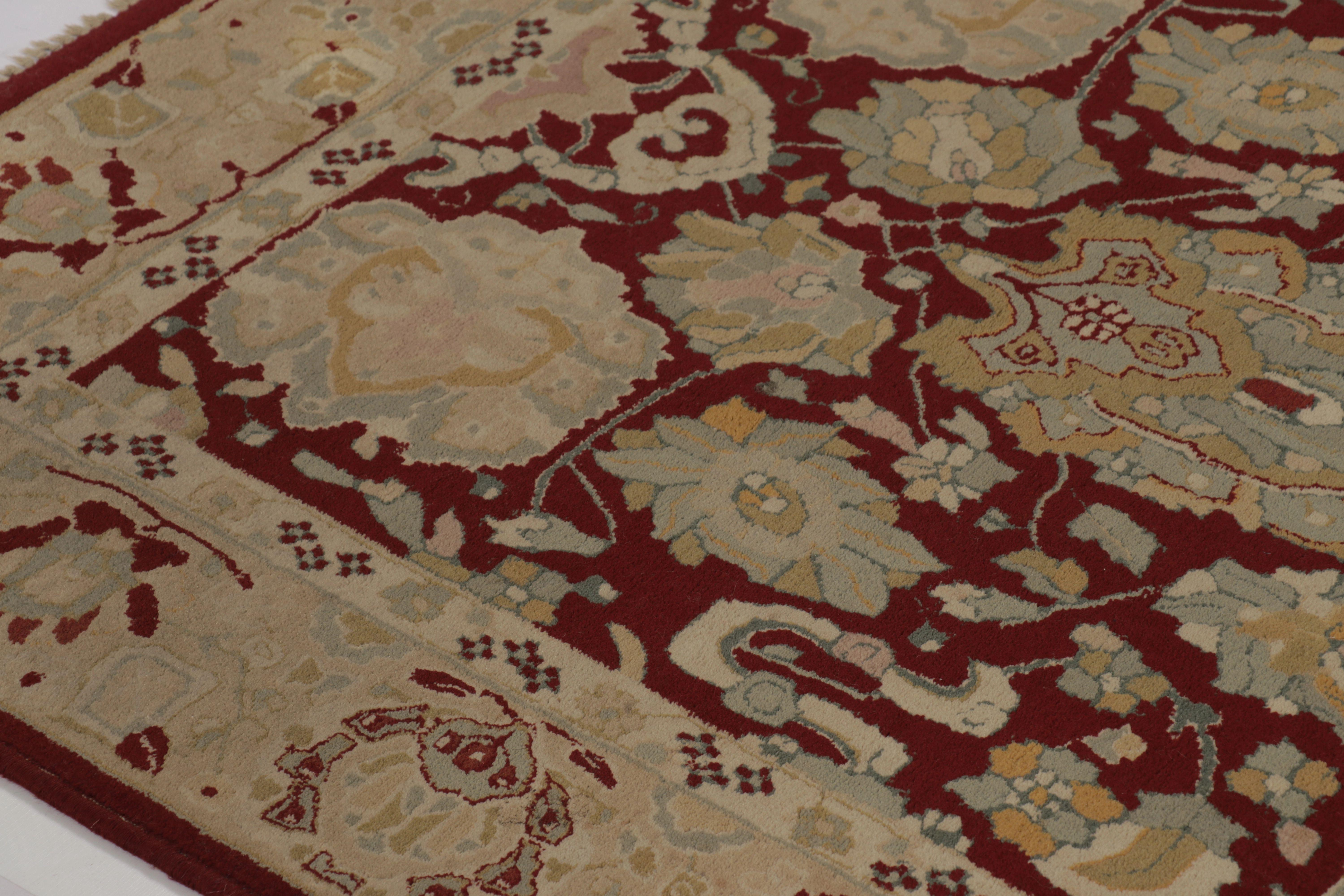 Tappeto antico con ganci in Tetex, campo cremisi con motivi floreali - Rug & Kilim In condizioni buone in vendita a Long Island City, NY