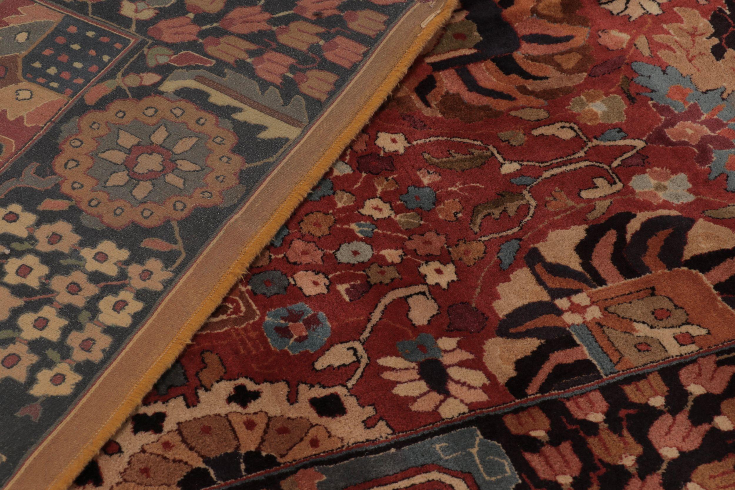 Tappeto antico con ganci Tetex, rosso con motivi floreali colorati - Rug & Kilim in vendita 1