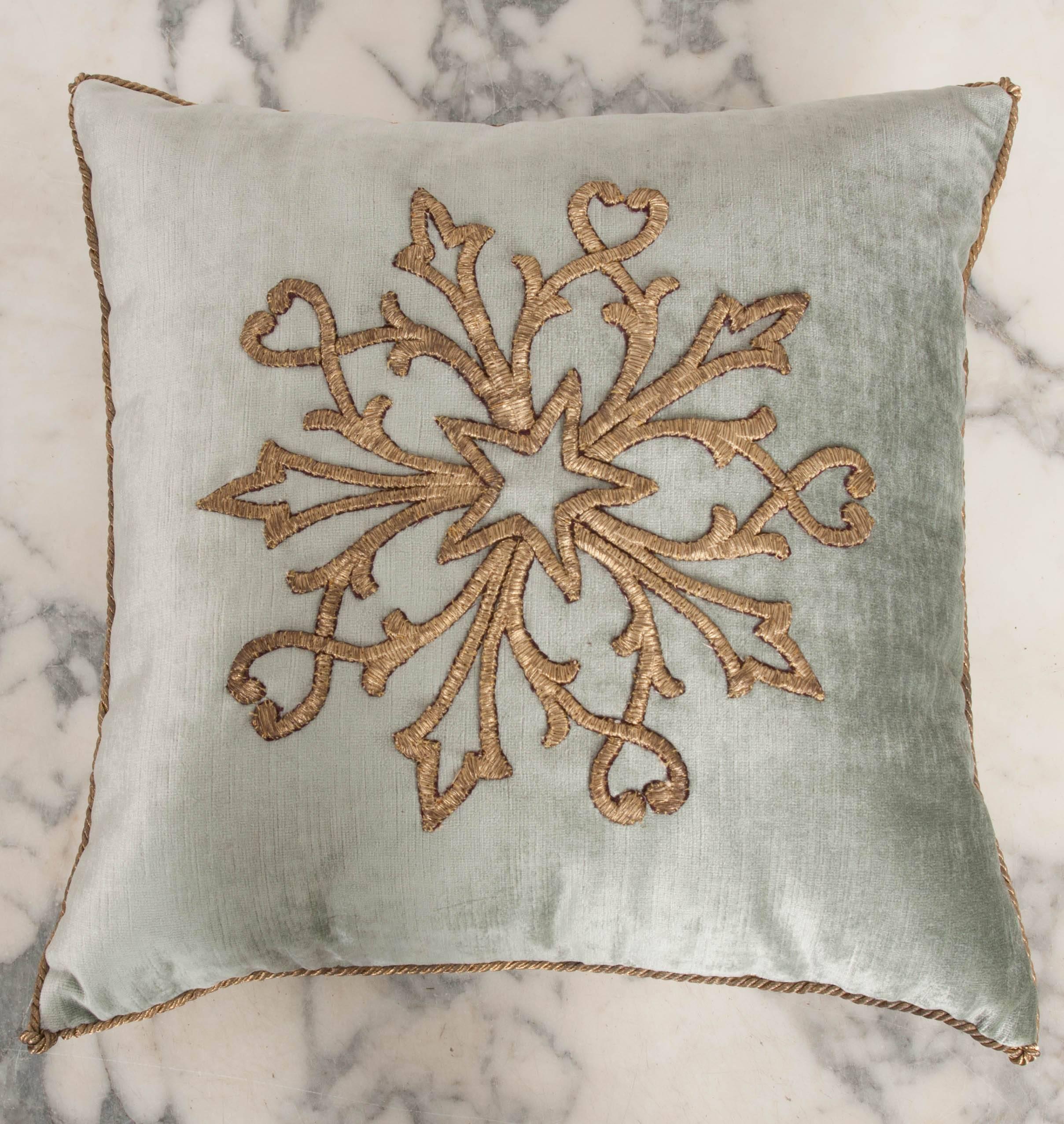 Antique Textile Pillow by B.Viz Design In Good Condition In Baton Rouge, LA