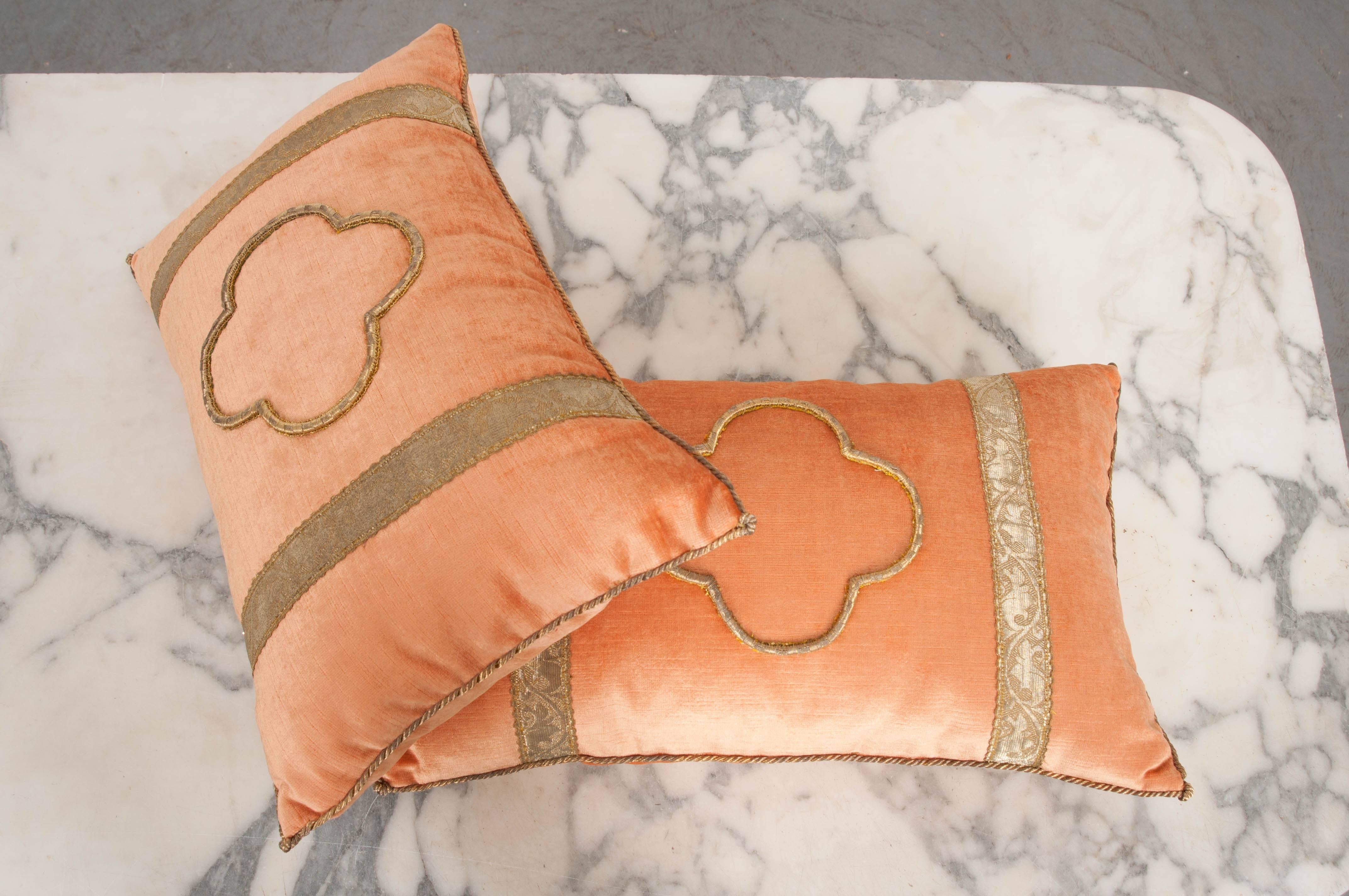 Antique Textile Pillows by B.Viz Designs In Good Condition In Baton Rouge, LA