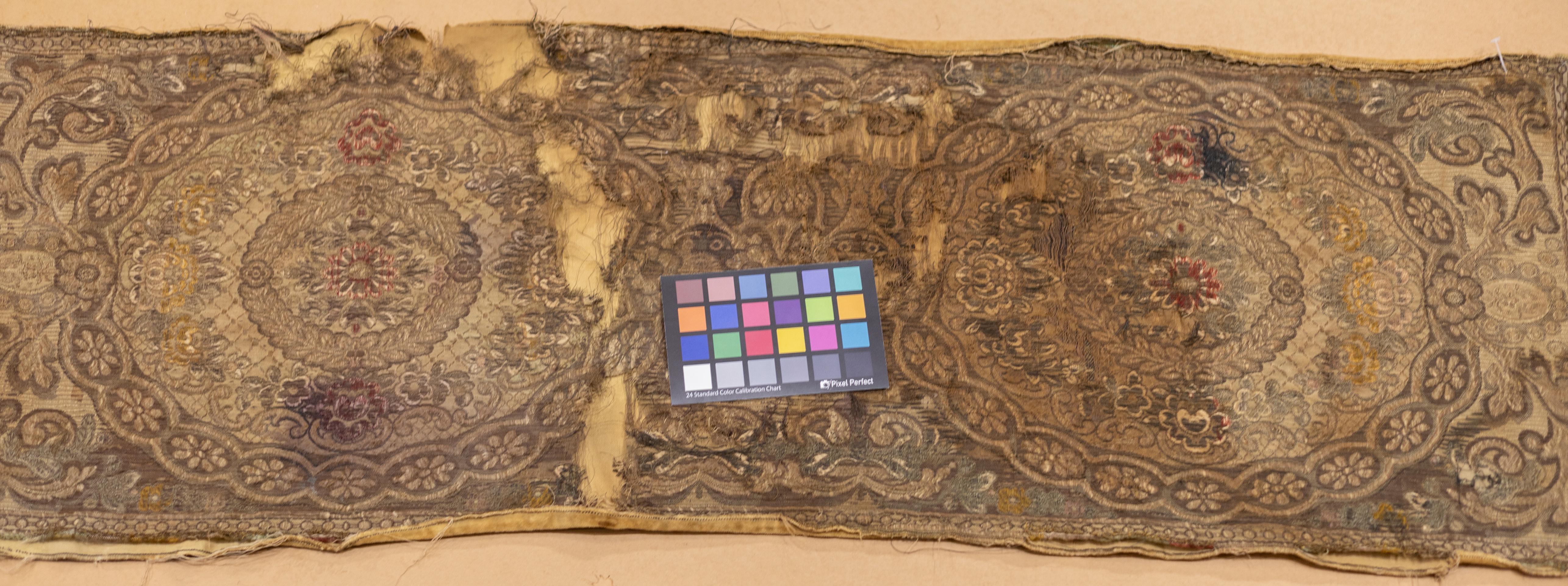 Antique Textile Rug 1'4'' x 3'11'' For Sale 1