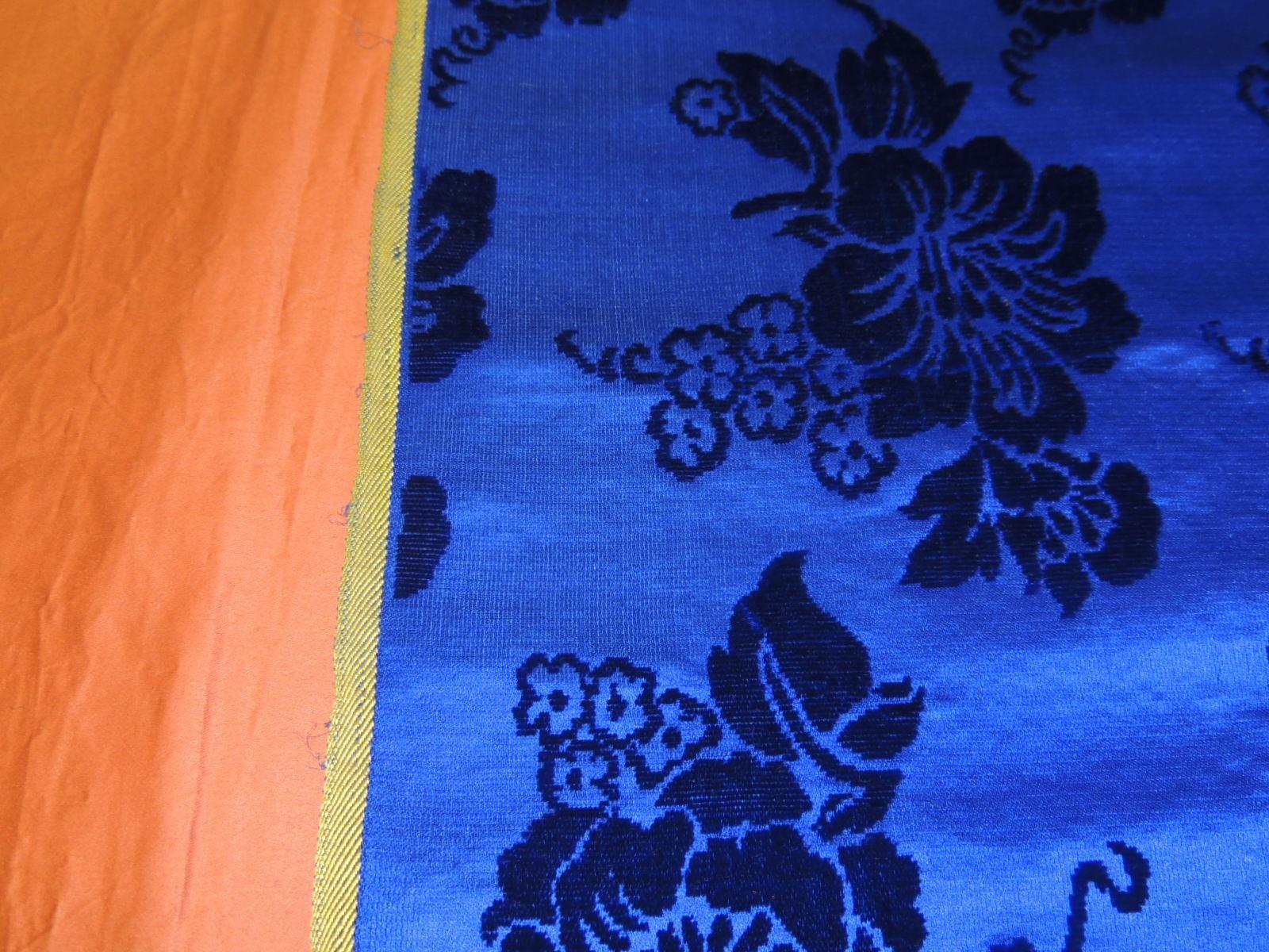 Vintage Royal blue satin and silk cut velvet Asian textile.
Ideal for upholstery, pillows, curtains or shades.
Measures: Width 29