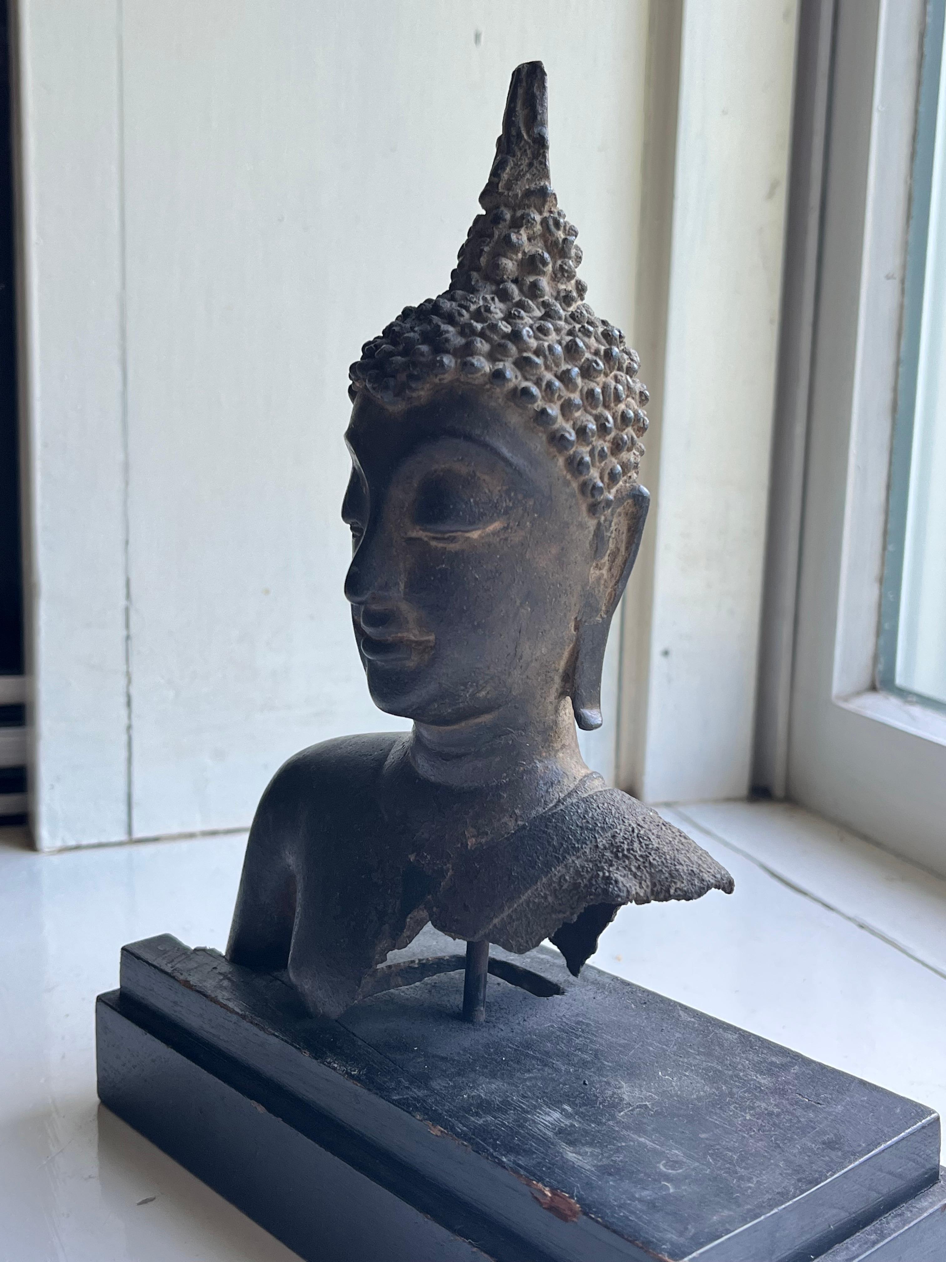 Antique Thai Bronze Buddha Fragment, 18th Century In Good Condition For Sale In Doylestown, PA